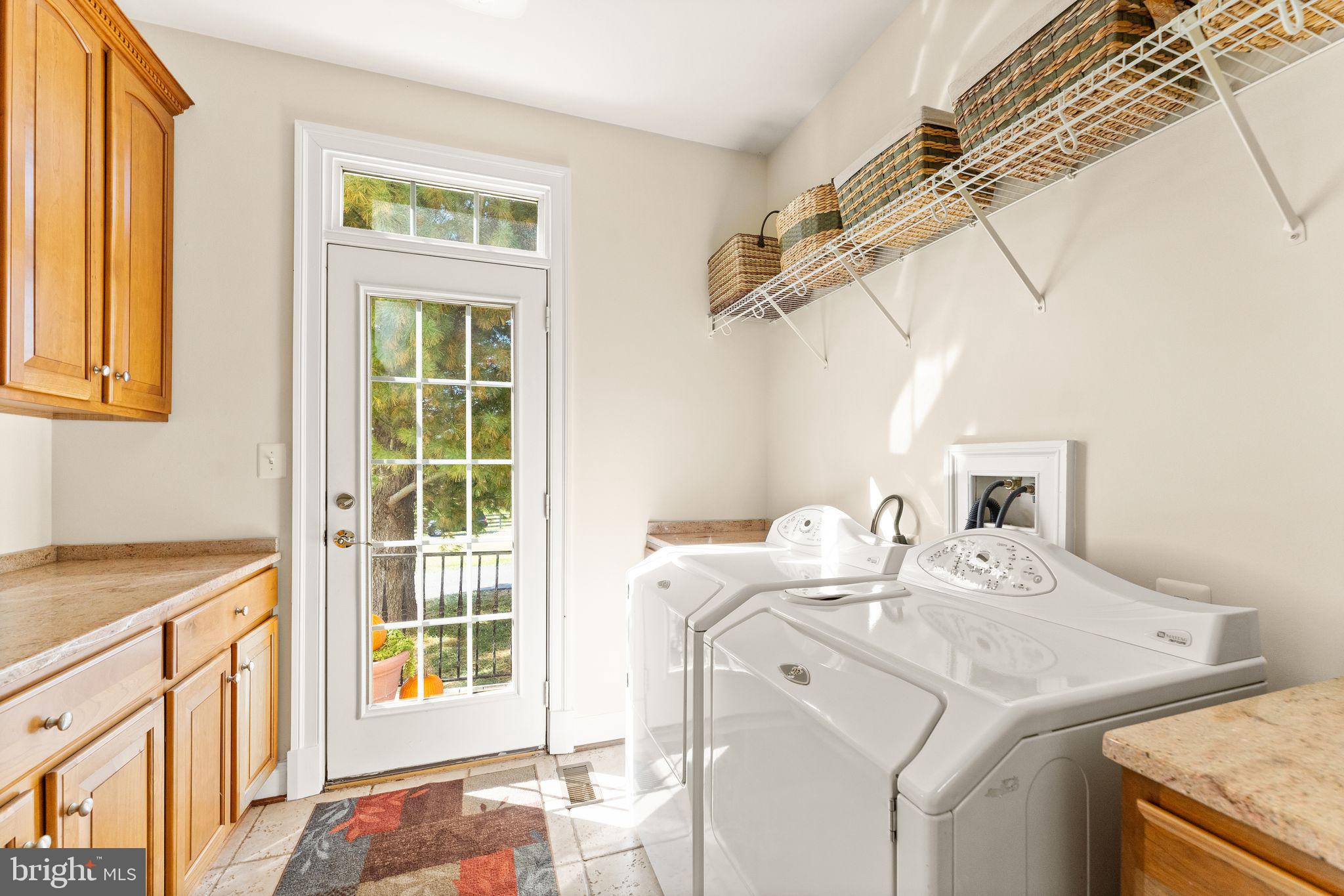 DEBUTTS - Residential