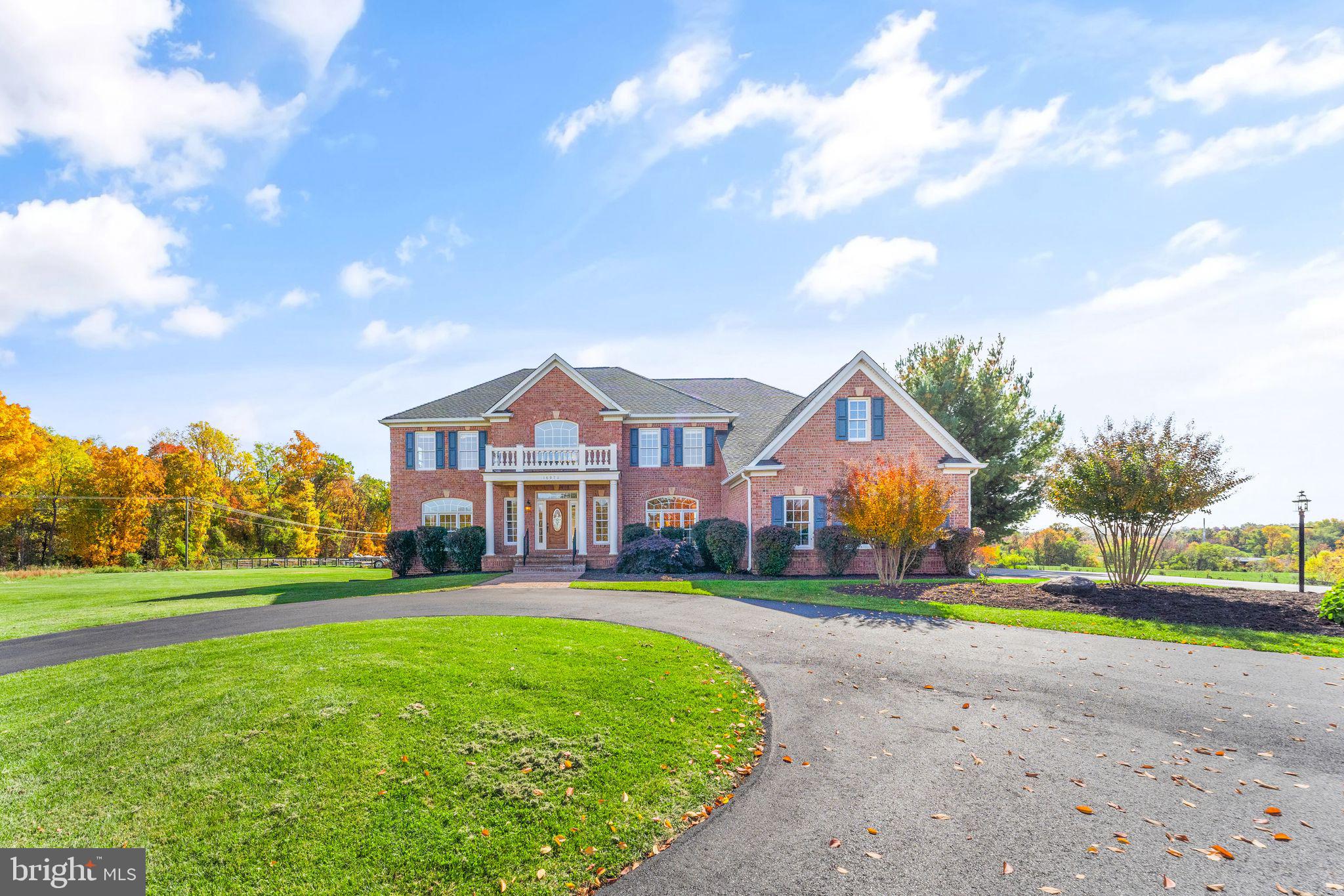 DEBUTTS - Residential