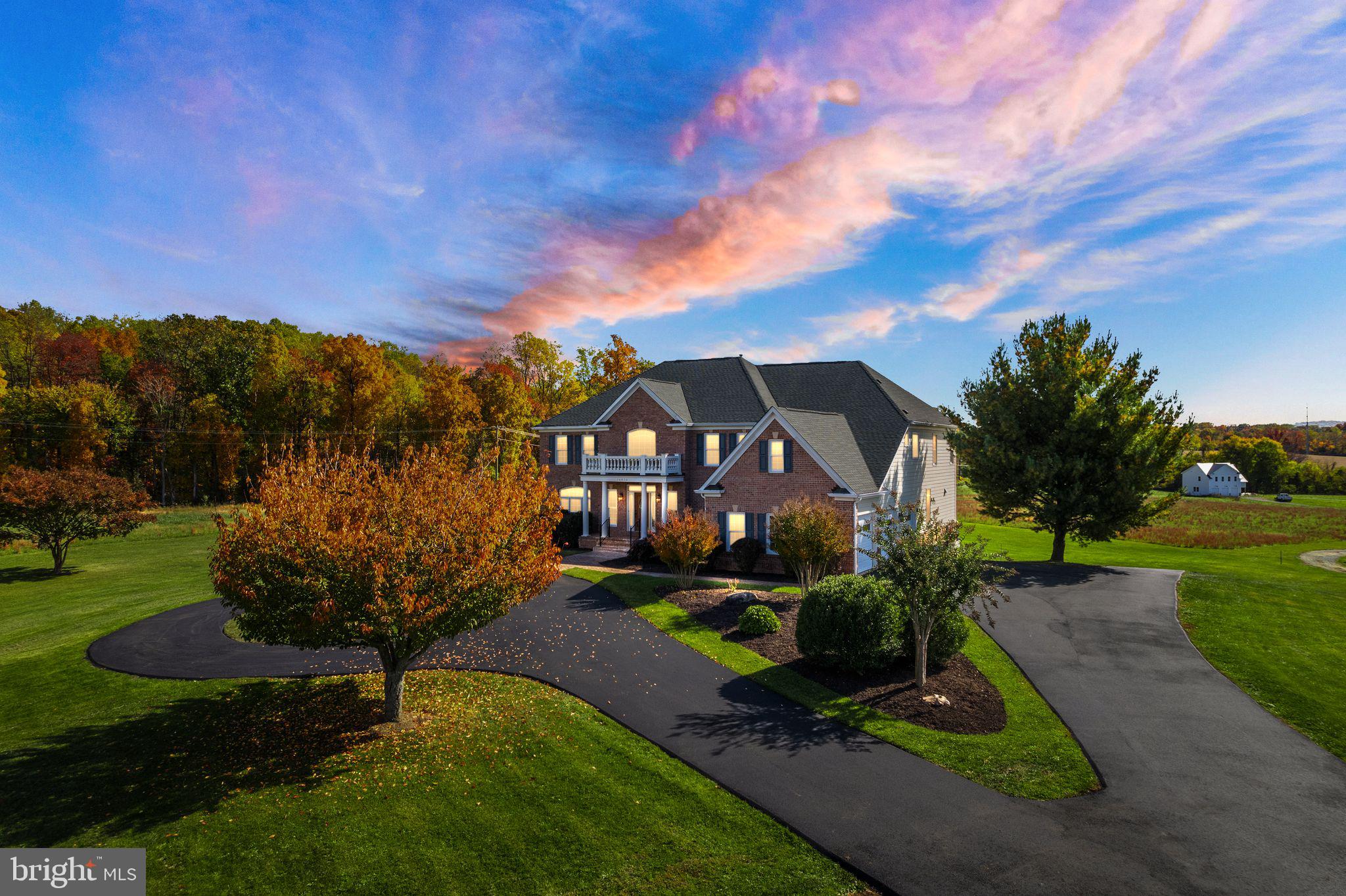 DEBUTTS - Residential