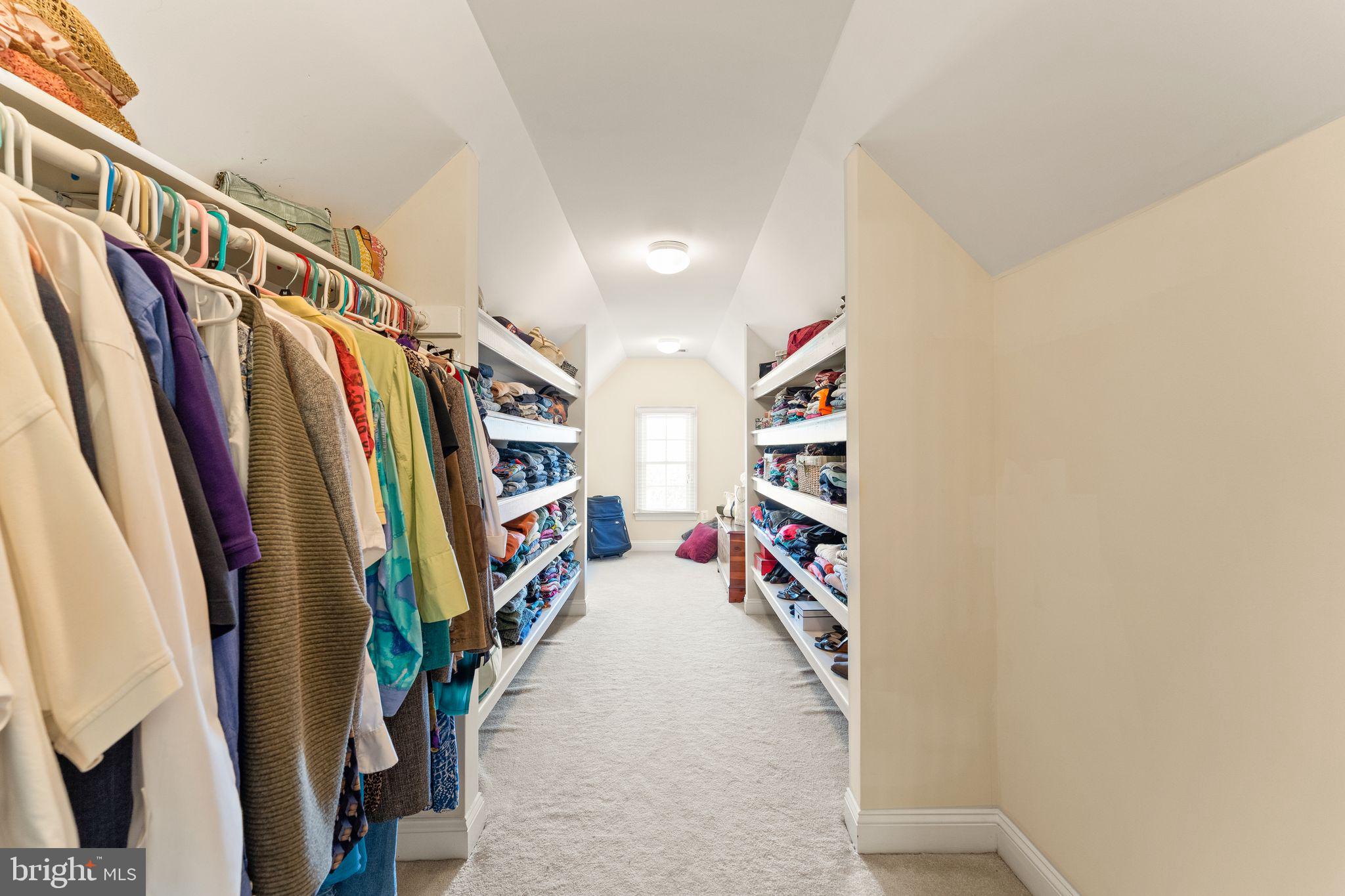 DEBUTTS - Residential