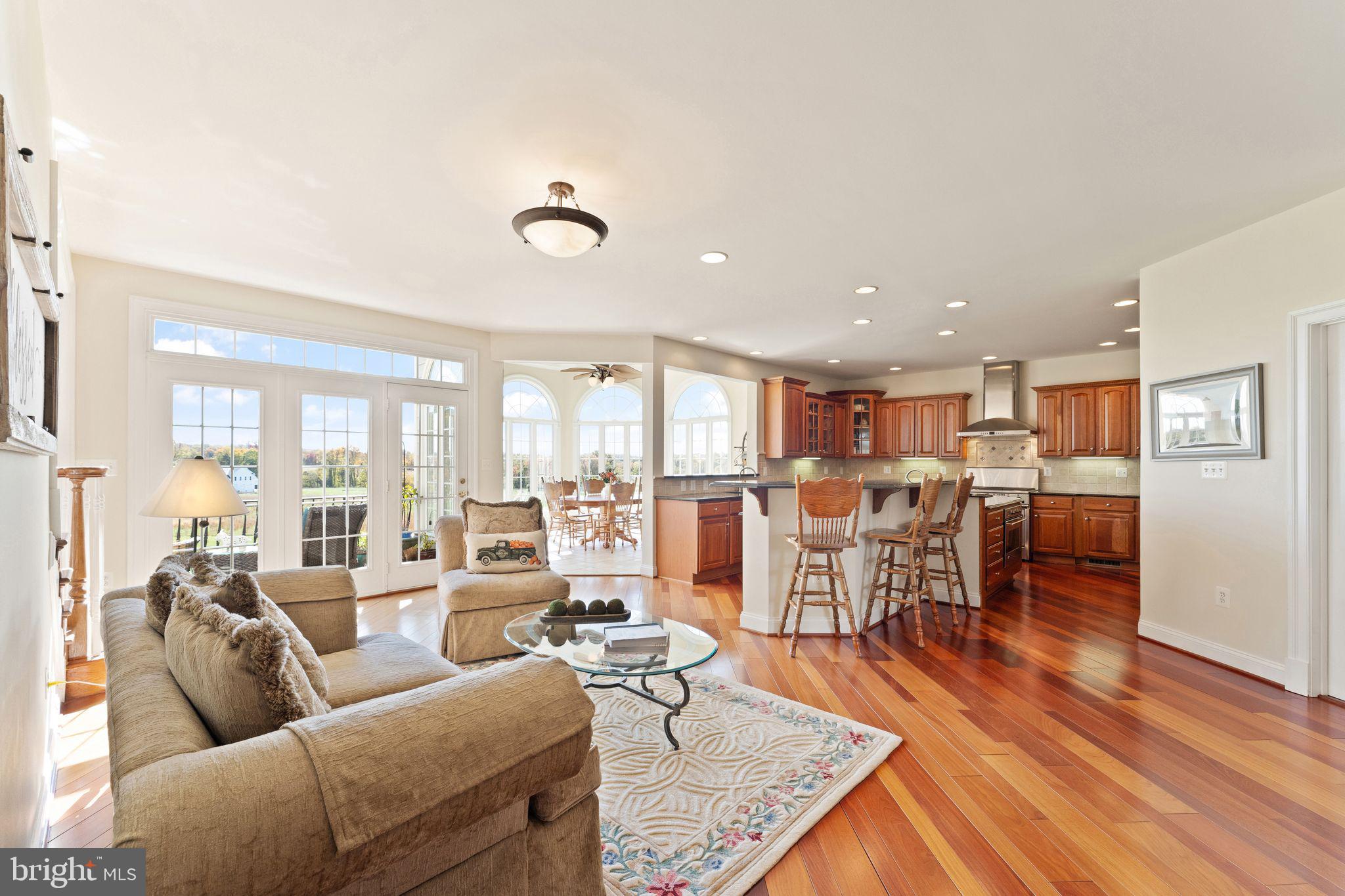 DEBUTTS - Residential