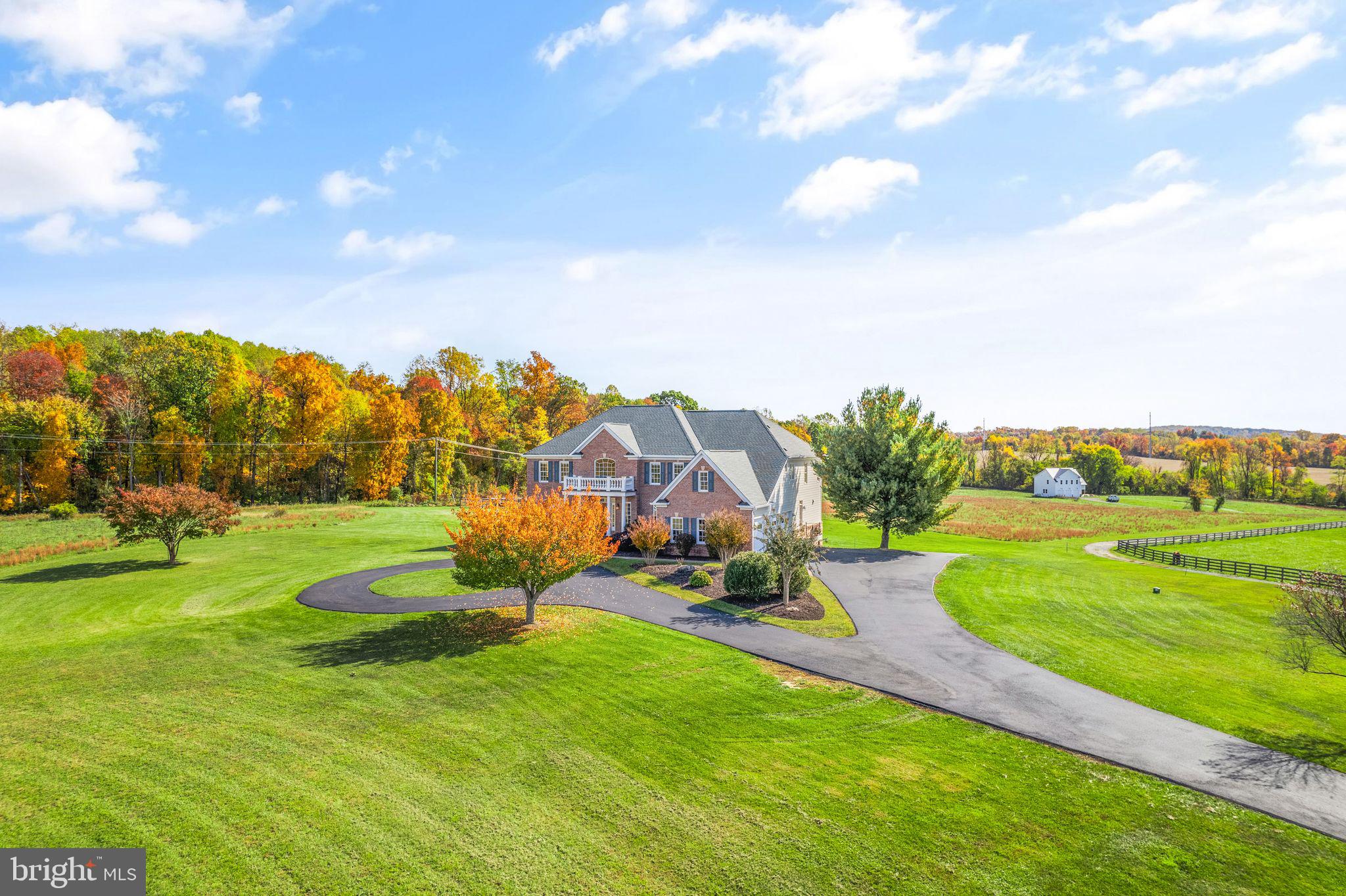 DEBUTTS - Residential