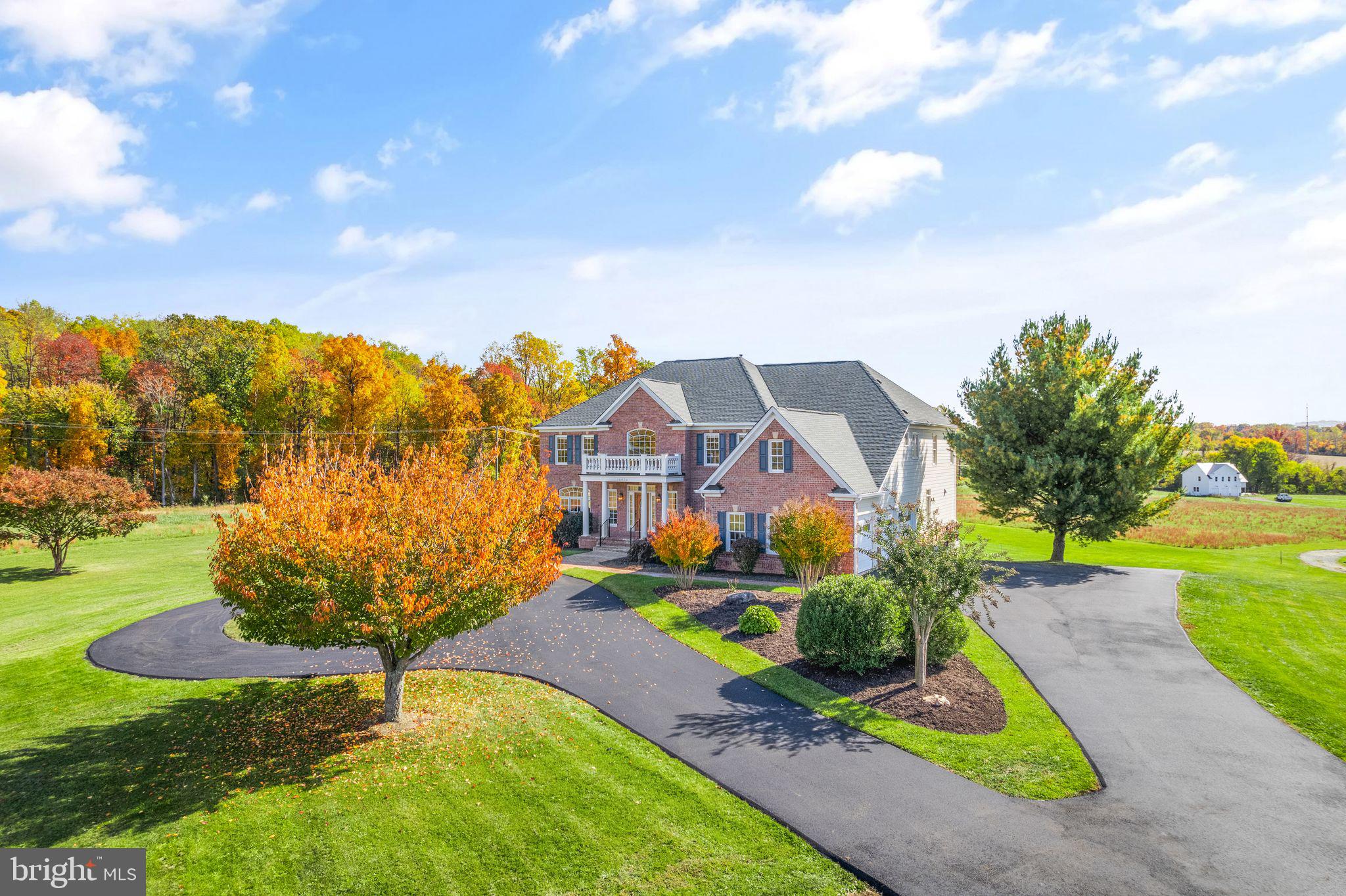 DEBUTTS - Residential