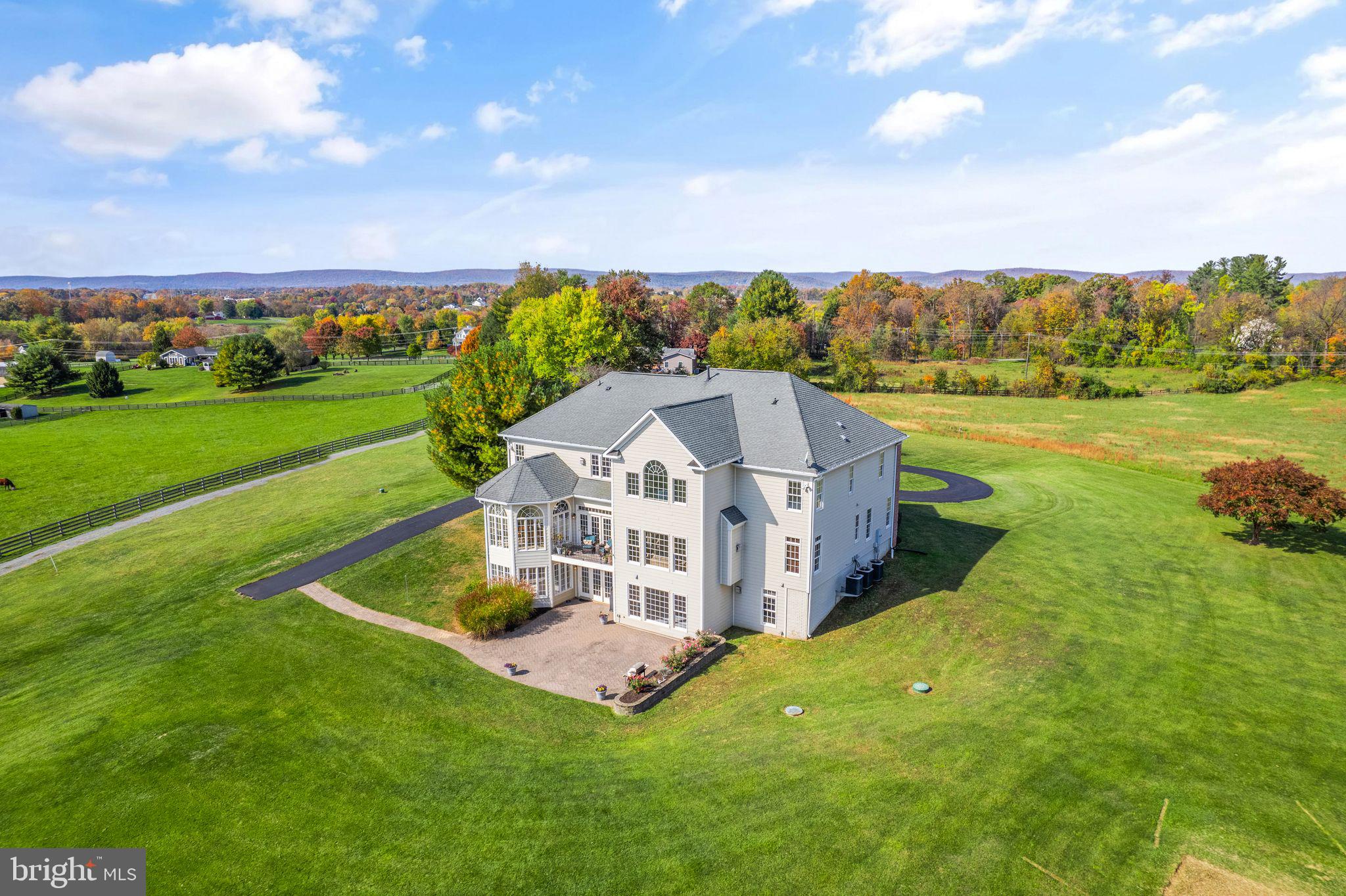 DEBUTTS - Residential