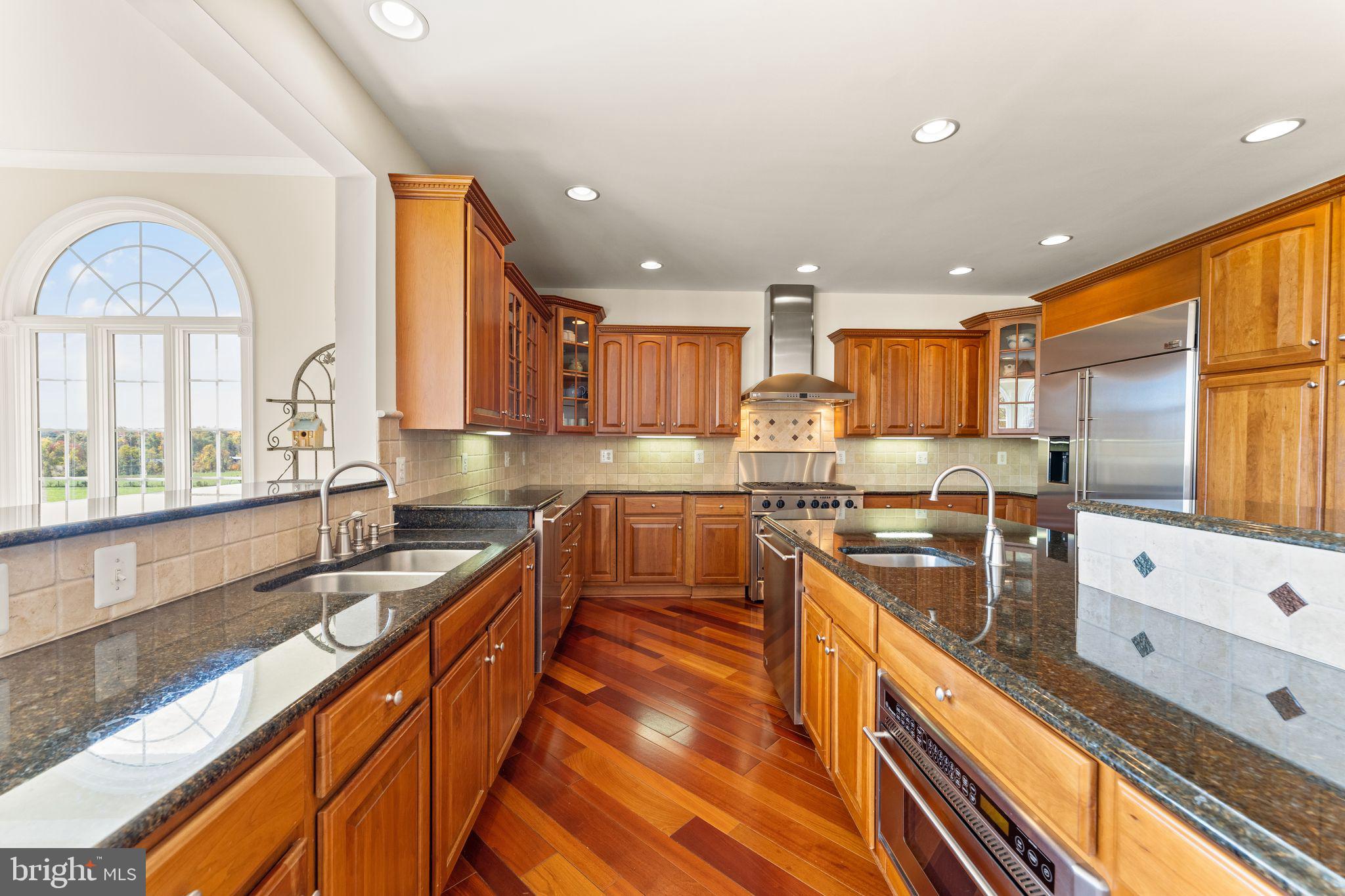 DEBUTTS - Residential