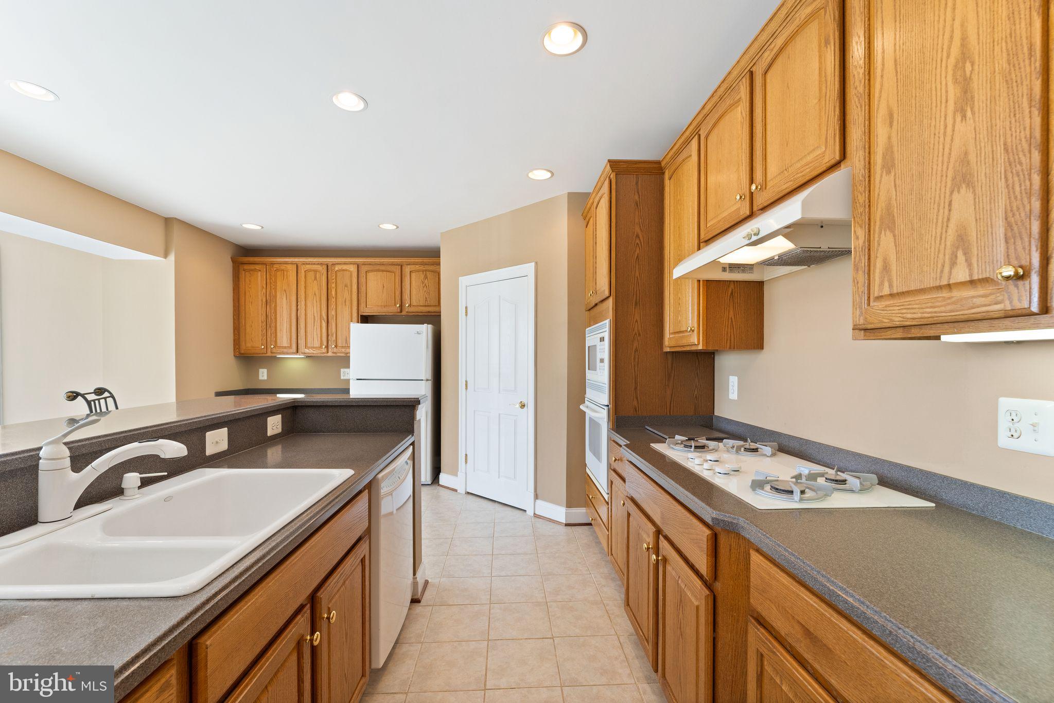 DEBUTTS - Residential