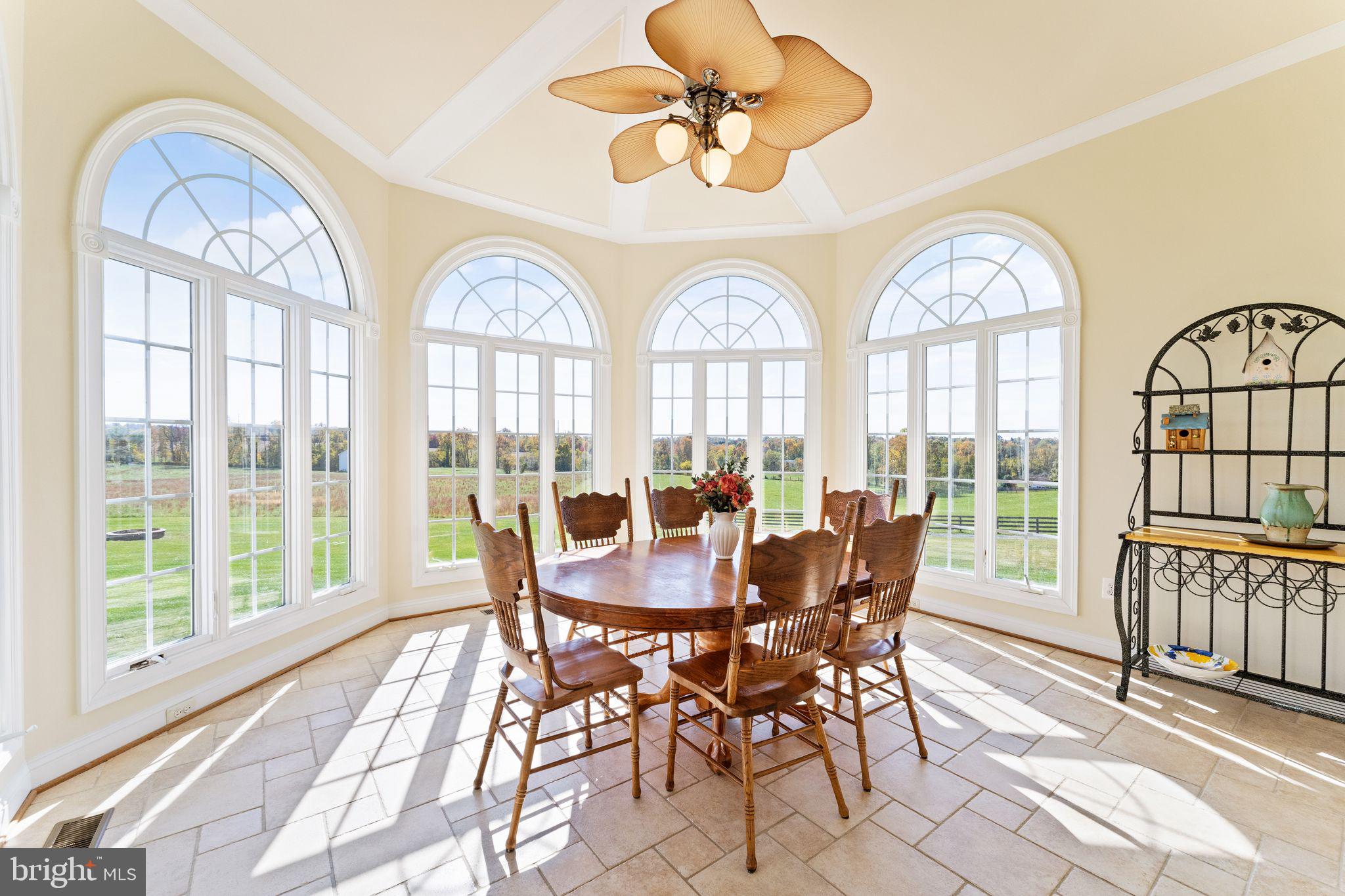 DEBUTTS - Residential