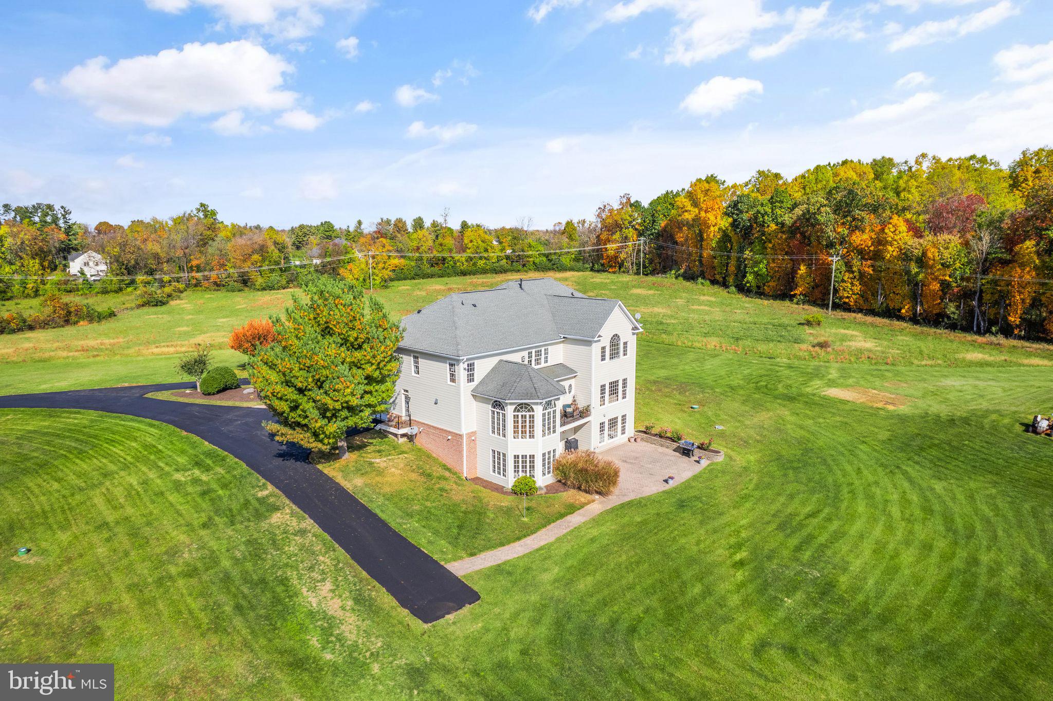 DEBUTTS - Residential