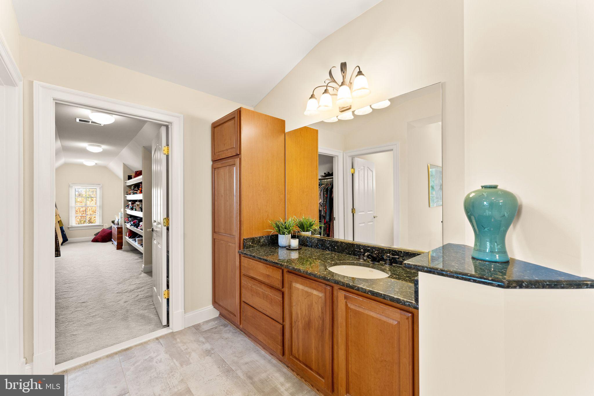 DEBUTTS - Residential