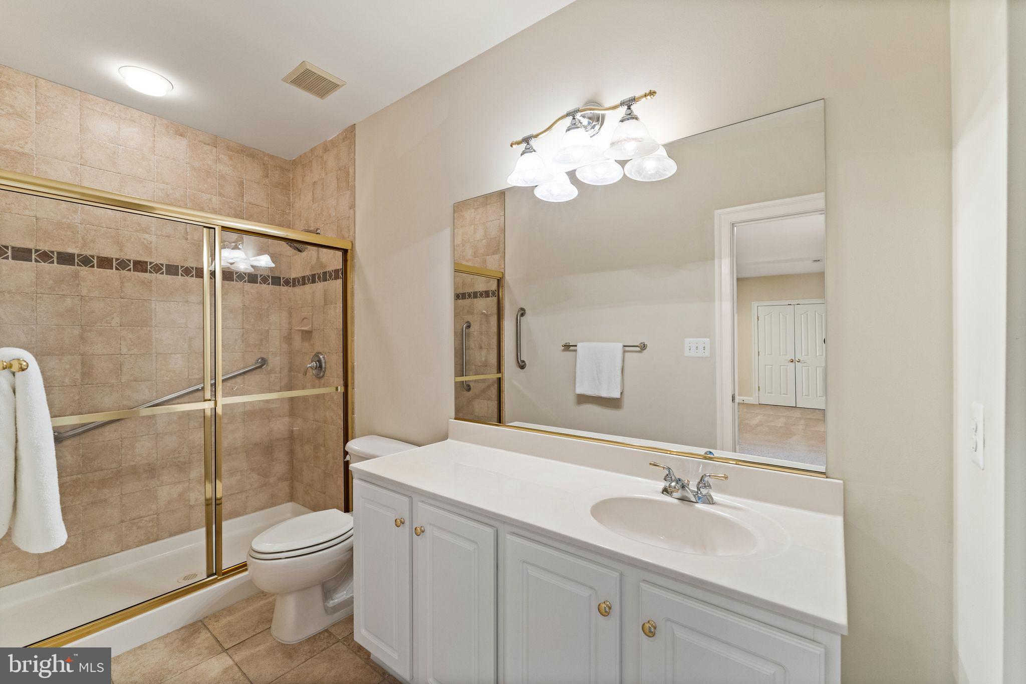 DEBUTTS - Residential