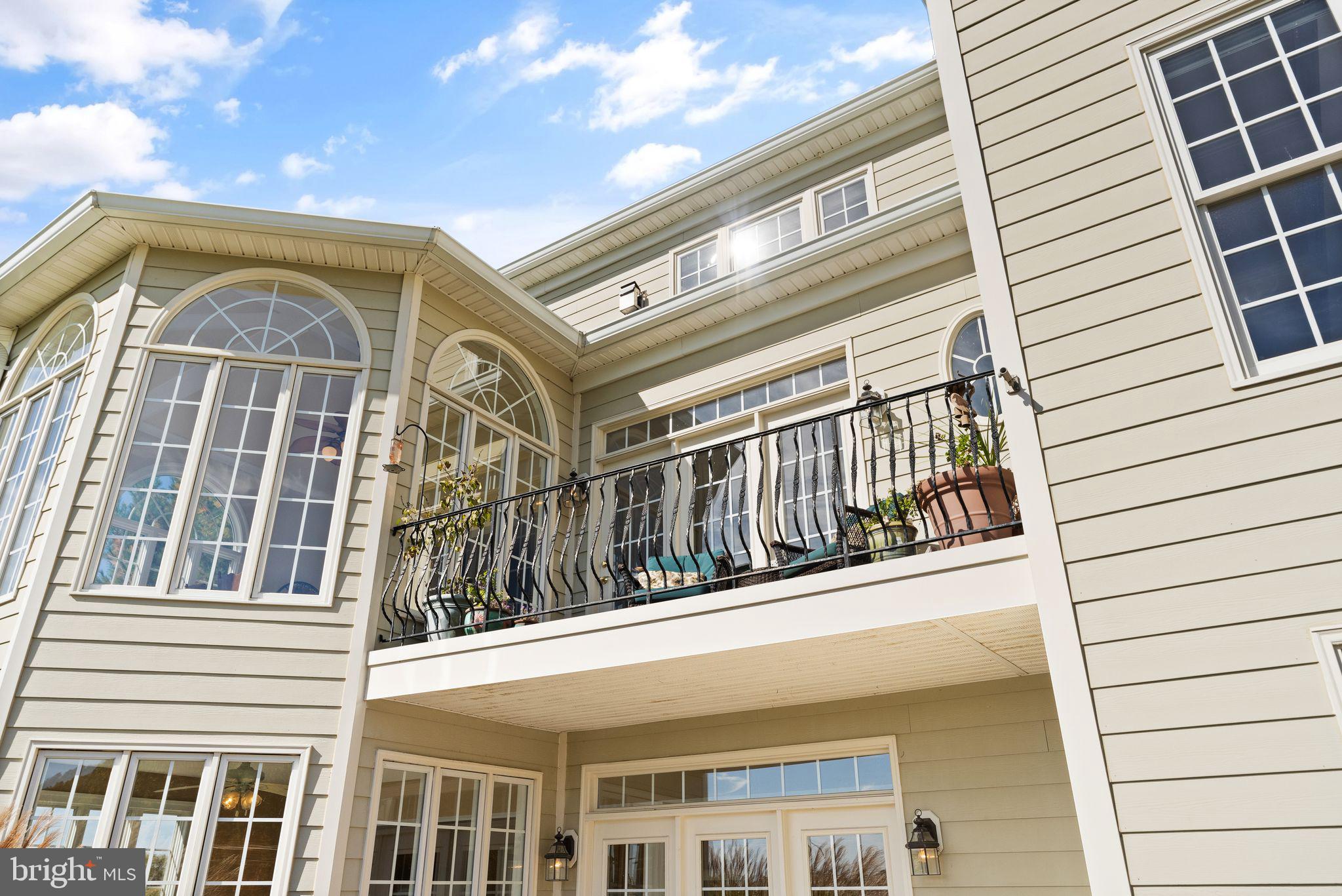 DEBUTTS - Residential