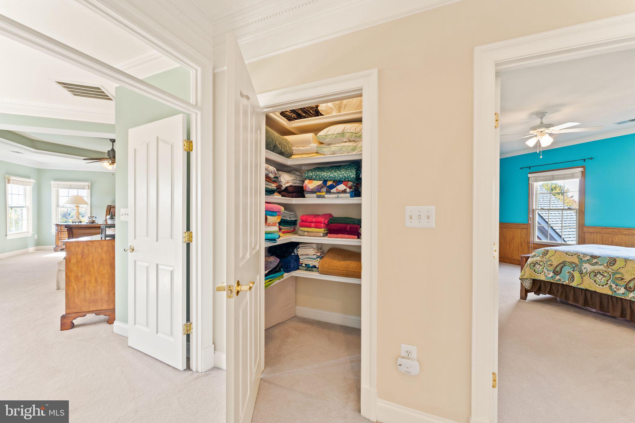 DEBUTTS - Residential