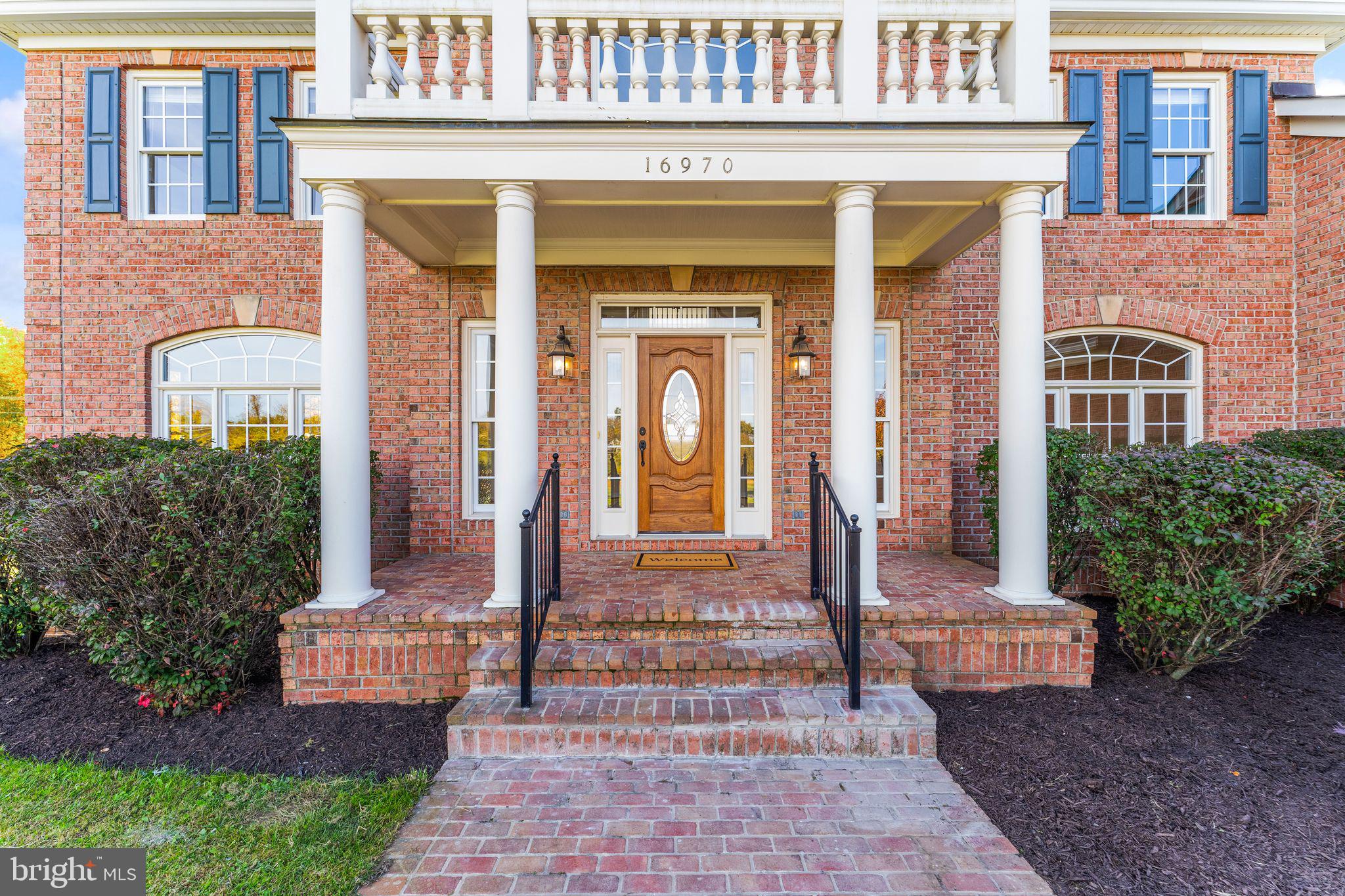 DEBUTTS - Residential