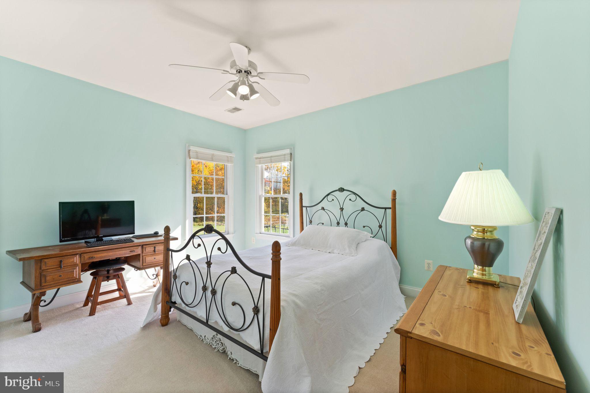 DEBUTTS - Residential