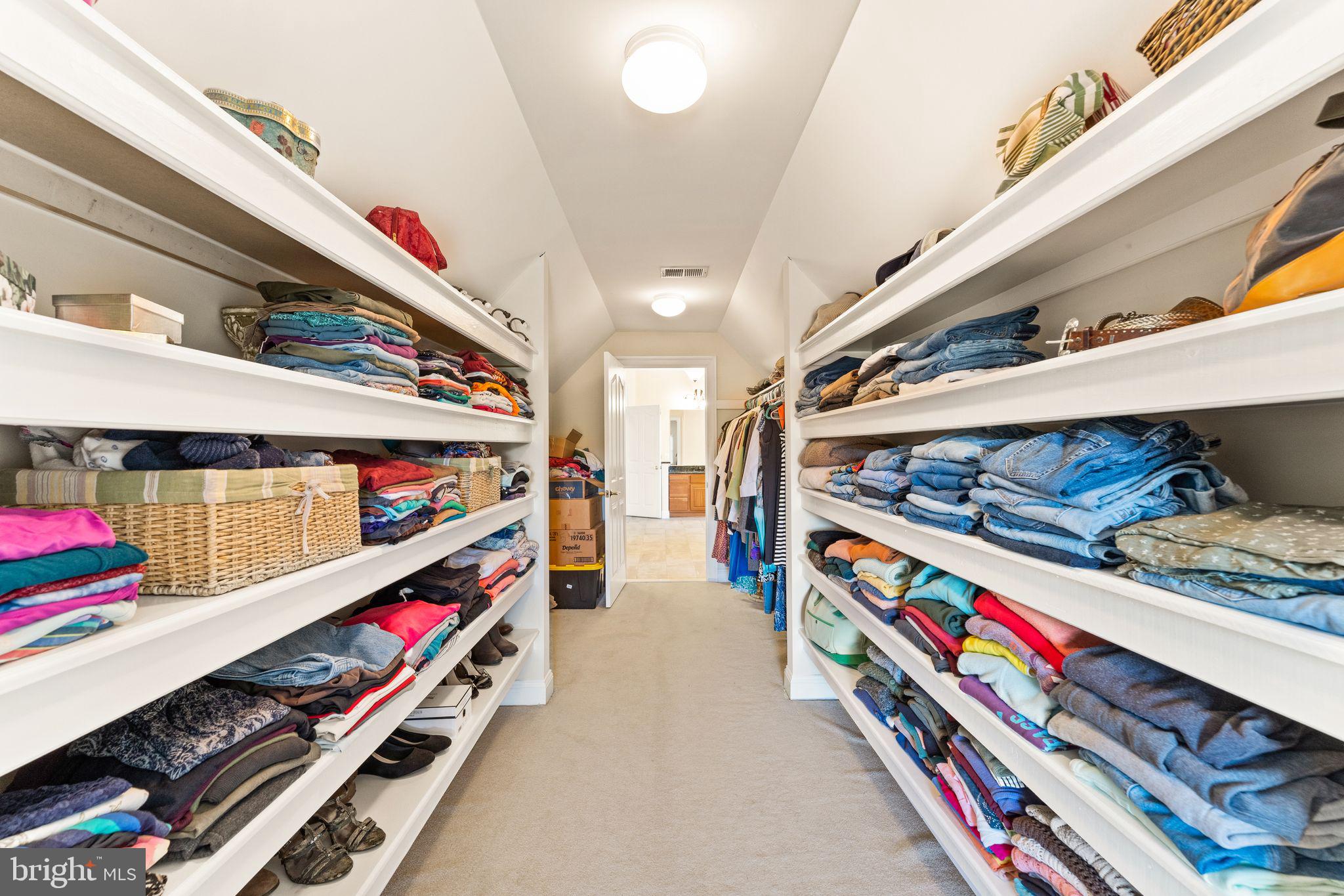 DEBUTTS - Residential