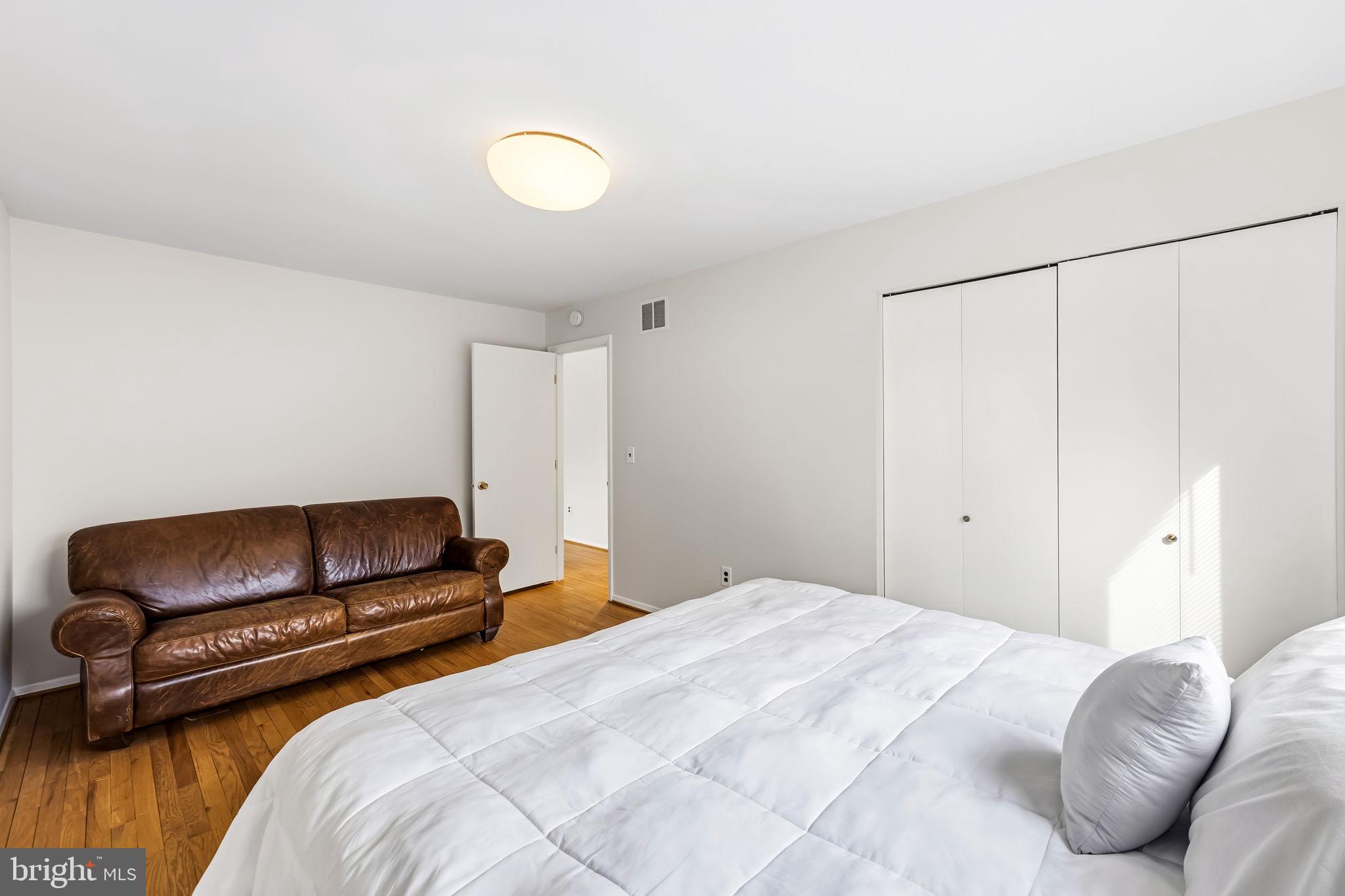 HOBBITS GLEN - Residential