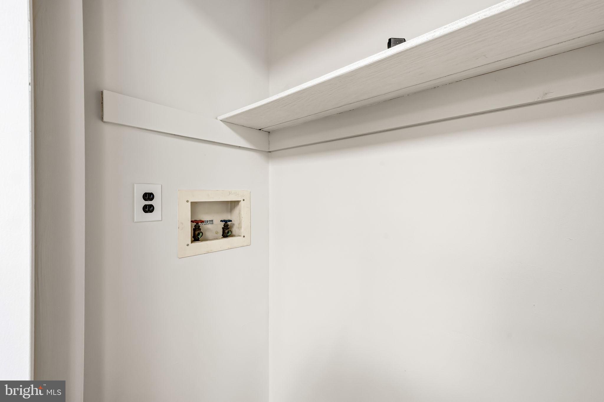 HOBBITS GLEN - Residential