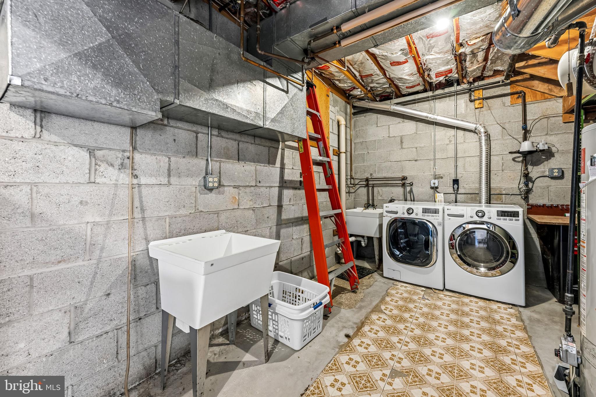 HOBBITS GLEN - Residential