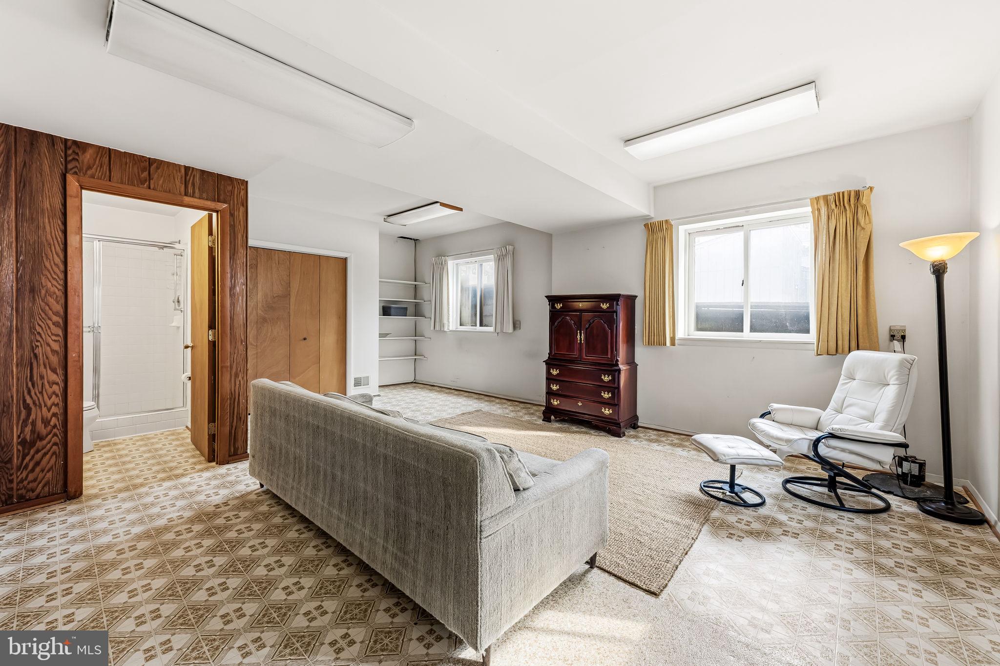 HOBBITS GLEN - Residential