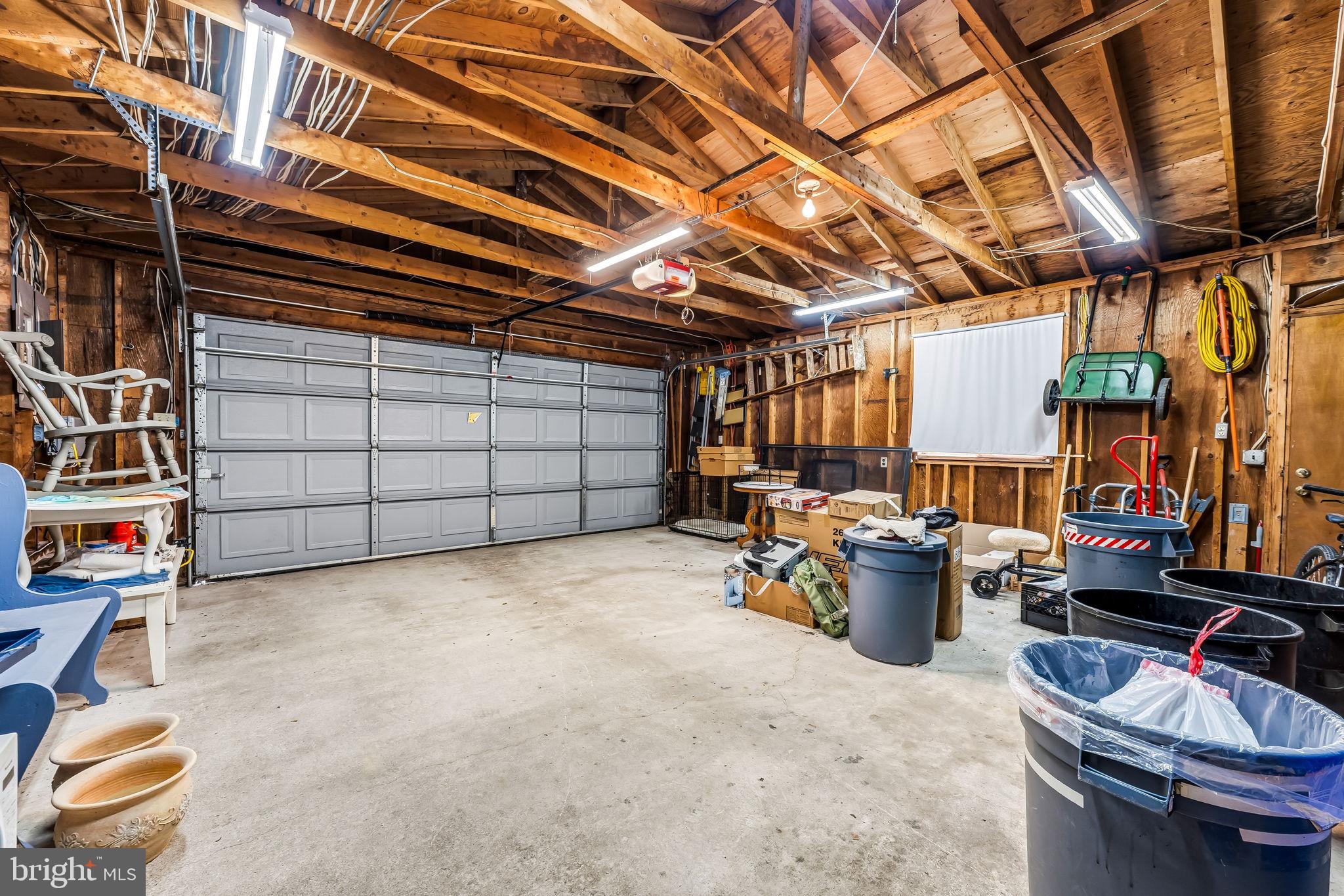 HOBBITS GLEN - Residential