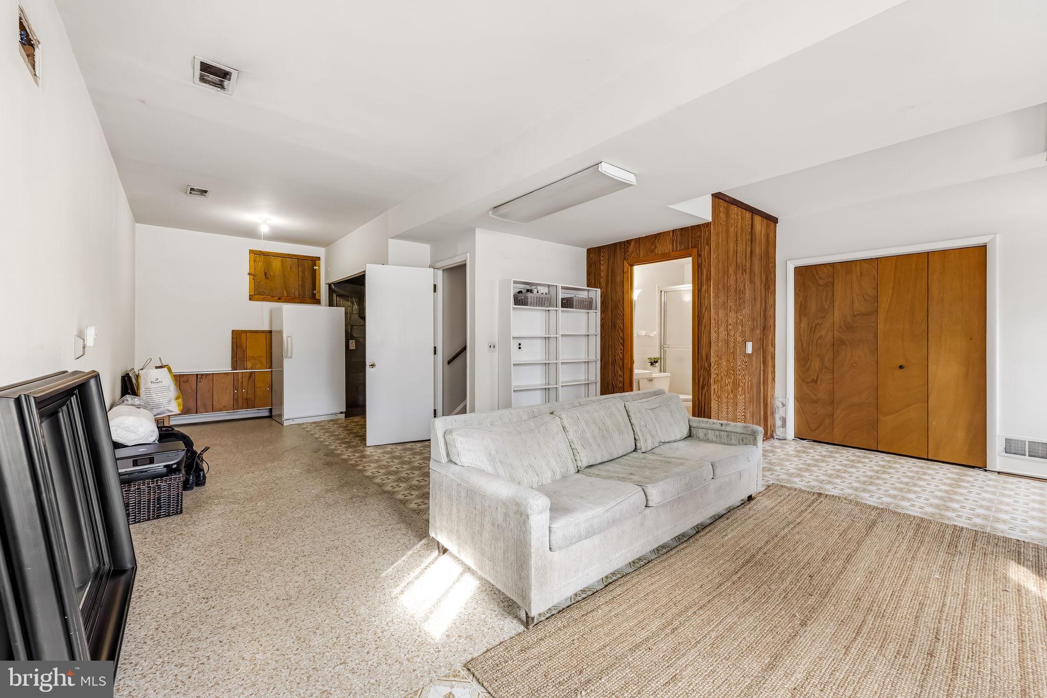 HOBBITS GLEN - Residential