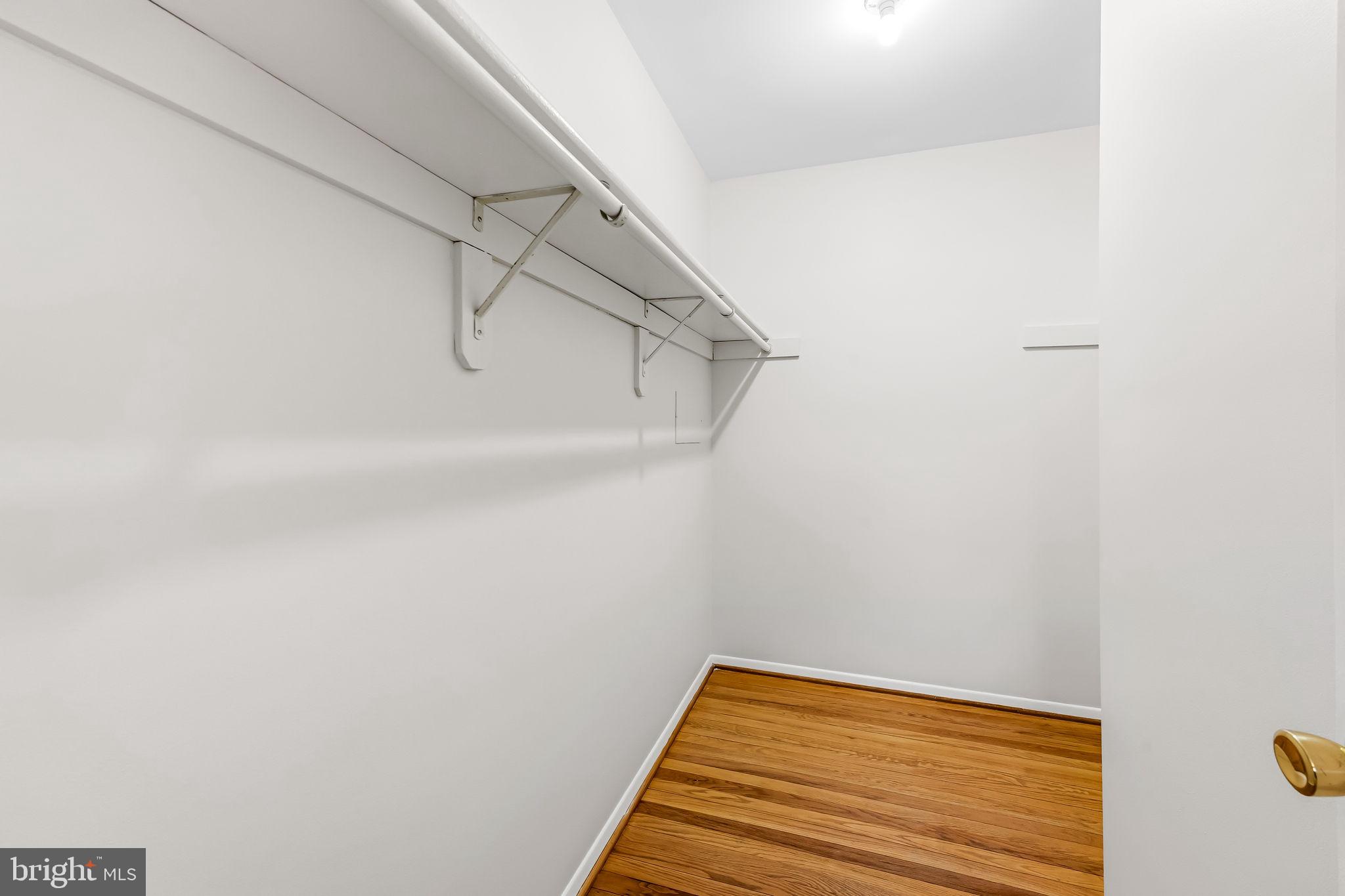 HOBBITS GLEN - Residential