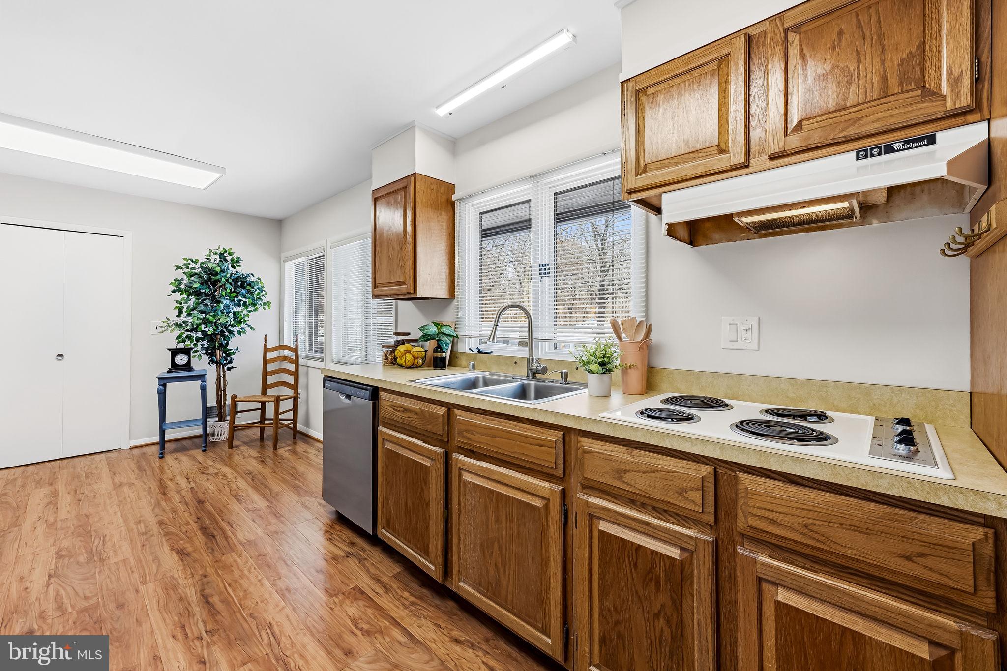 HOBBITS GLEN - Residential