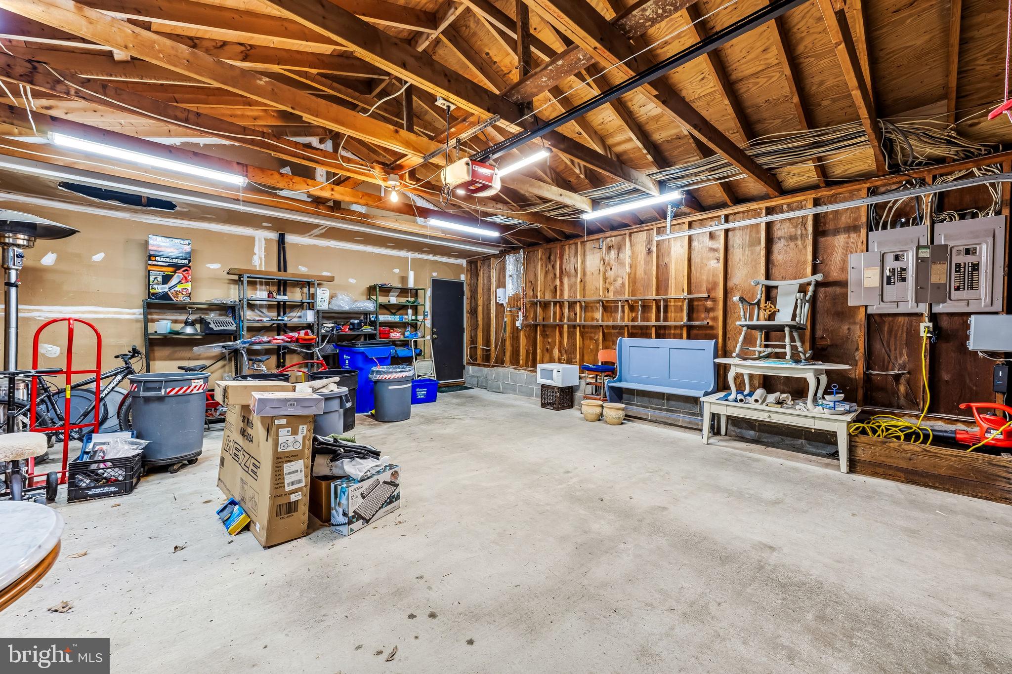 HOBBITS GLEN - Residential