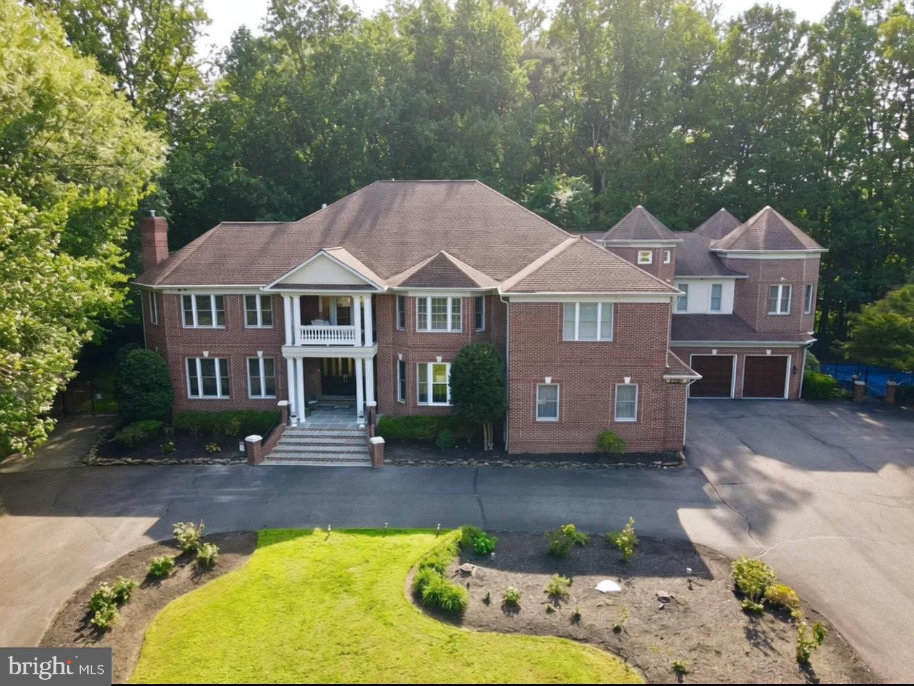 6403 BURKE WOODS DRIVE