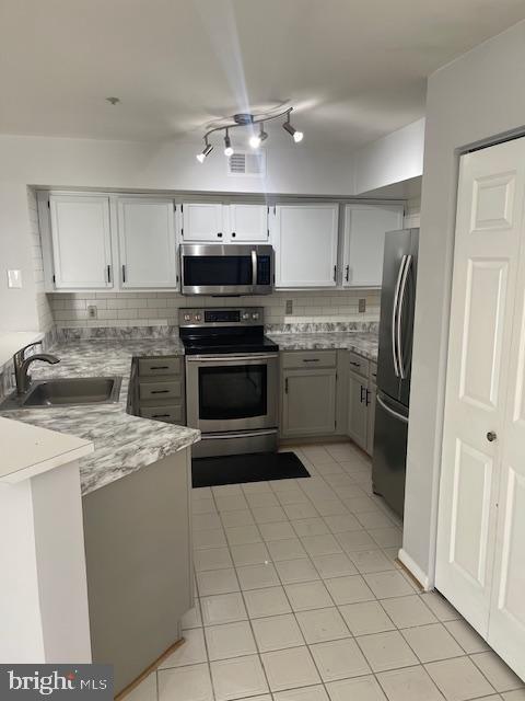 ANNAPOLIS OVERLOOK - Residential Lease