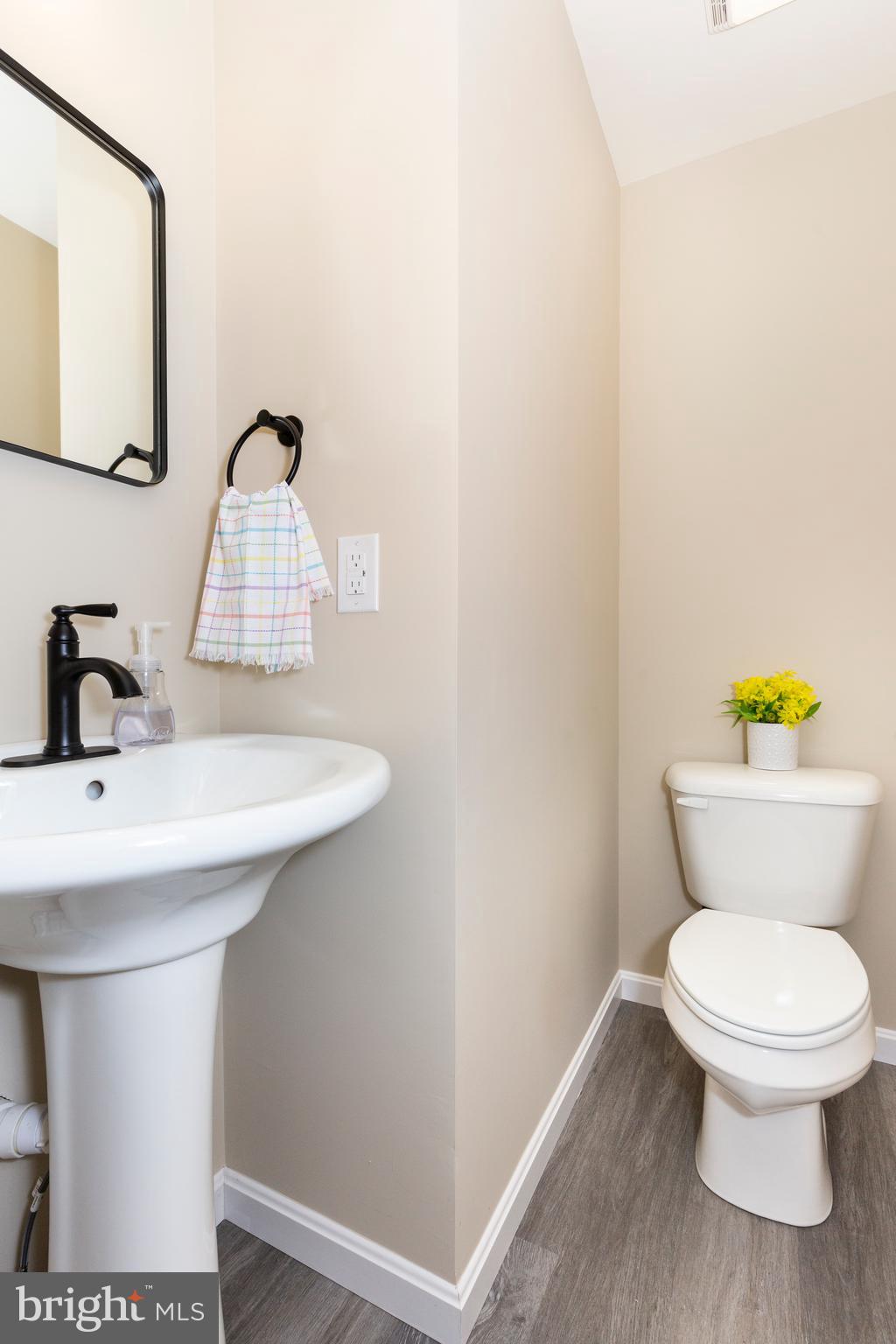 COLONIAL RIDGE - Residential