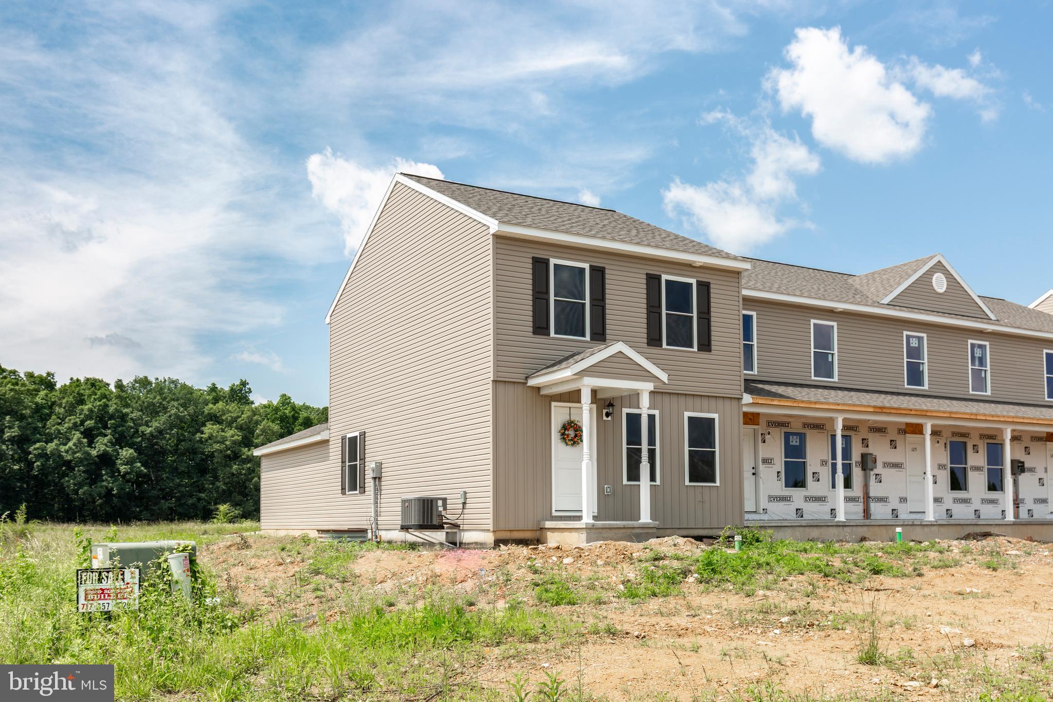 COLONIAL RIDGE - Residential