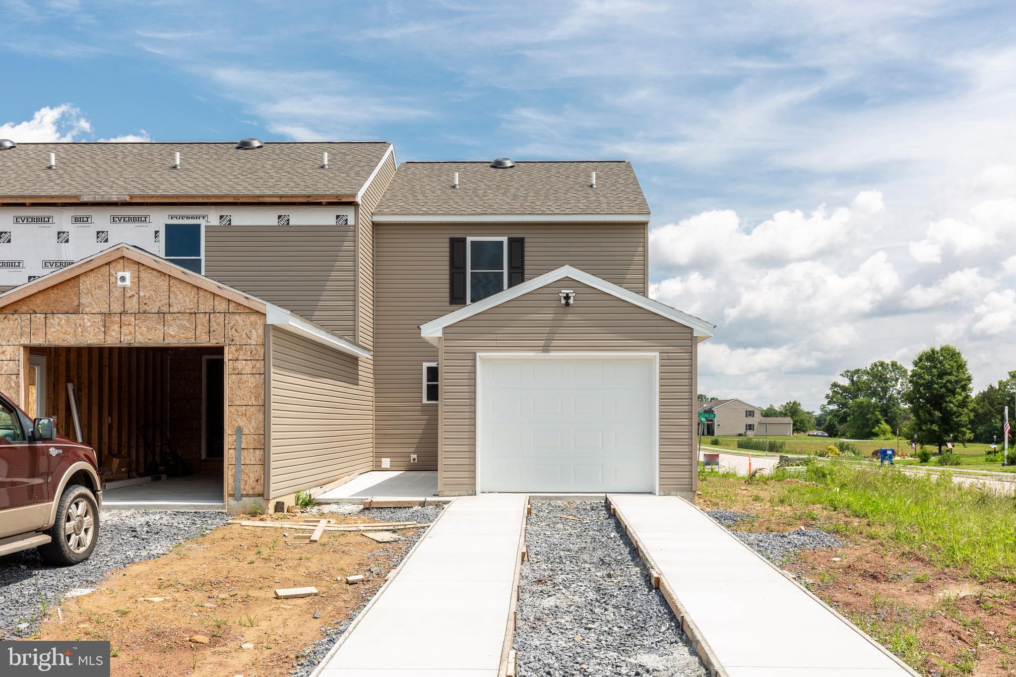 COLONIAL RIDGE - Residential