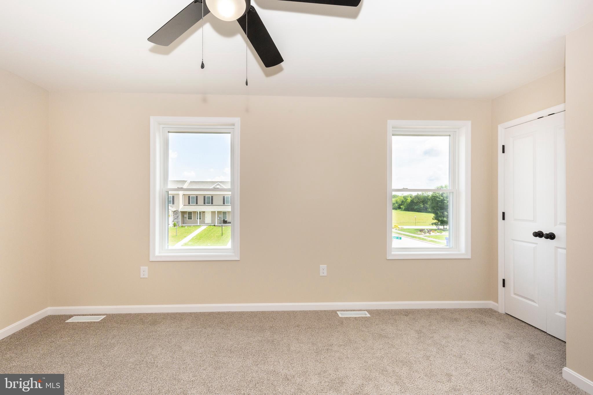 COLONIAL RIDGE - Residential