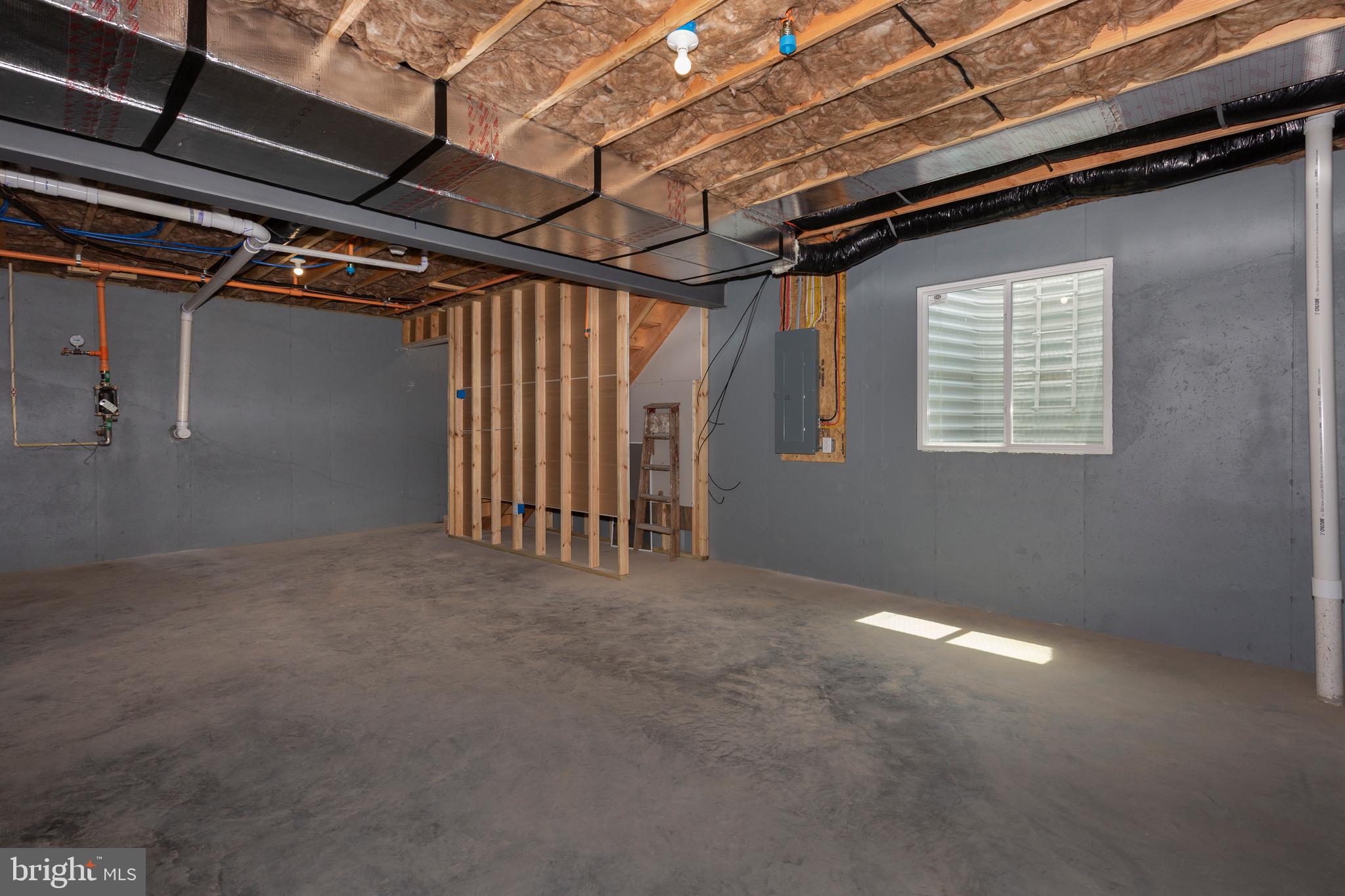 COLONIAL RIDGE - Residential