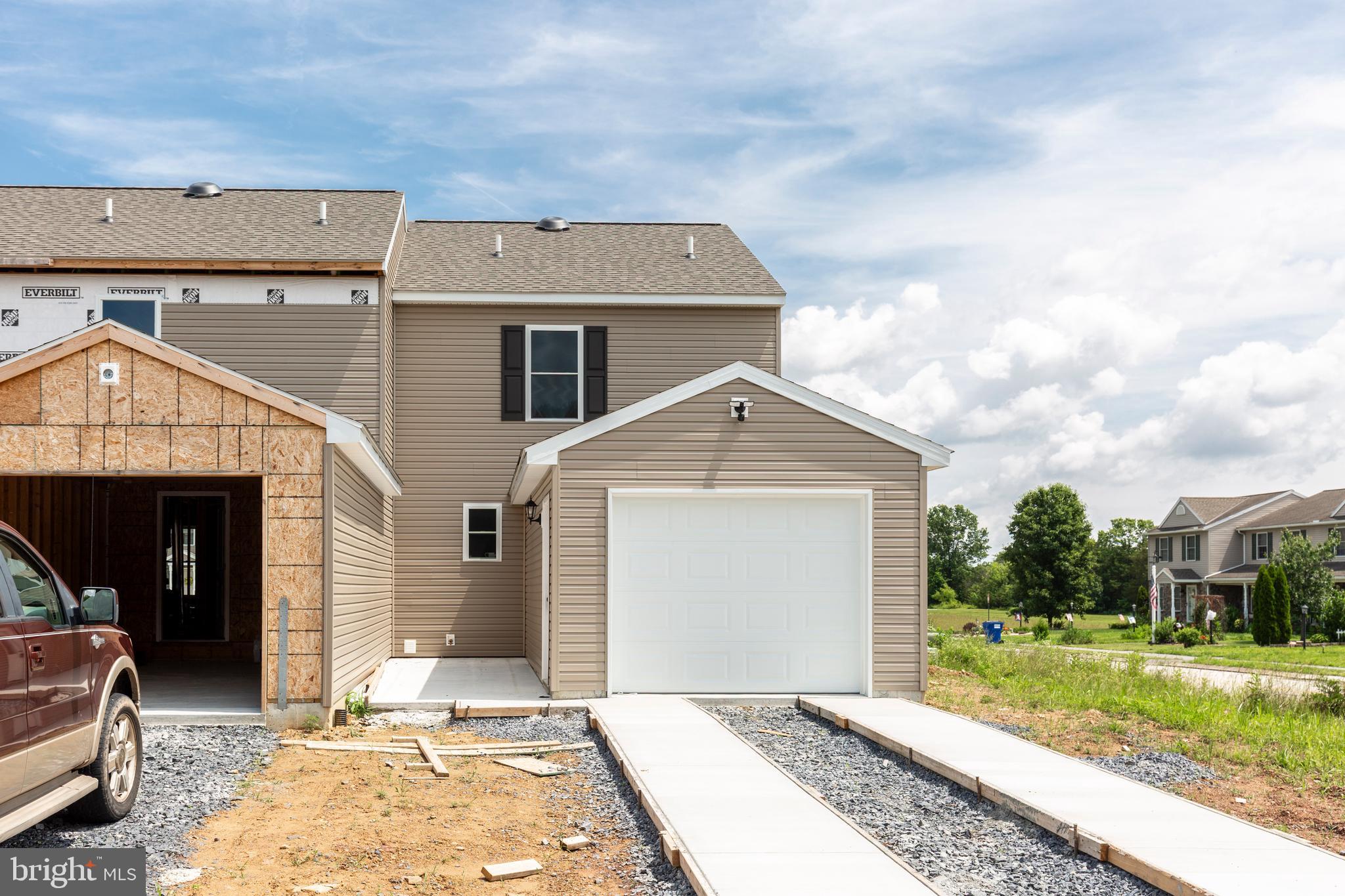 COLONIAL RIDGE - Residential