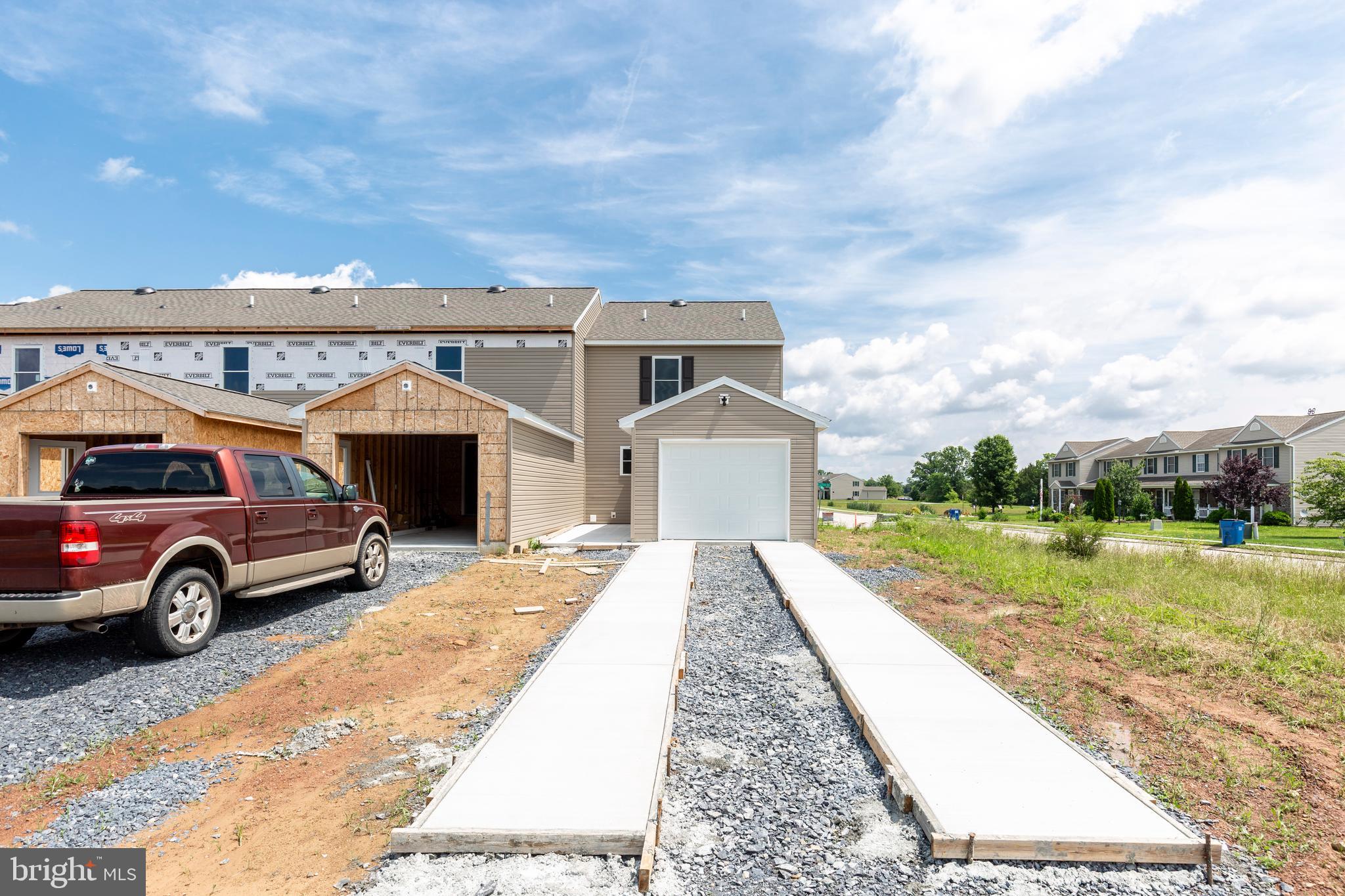 COLONIAL RIDGE - Residential