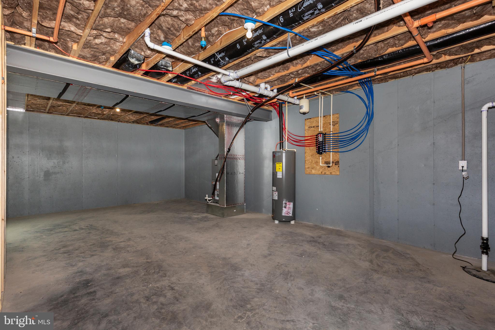 COLONIAL RIDGE - Residential