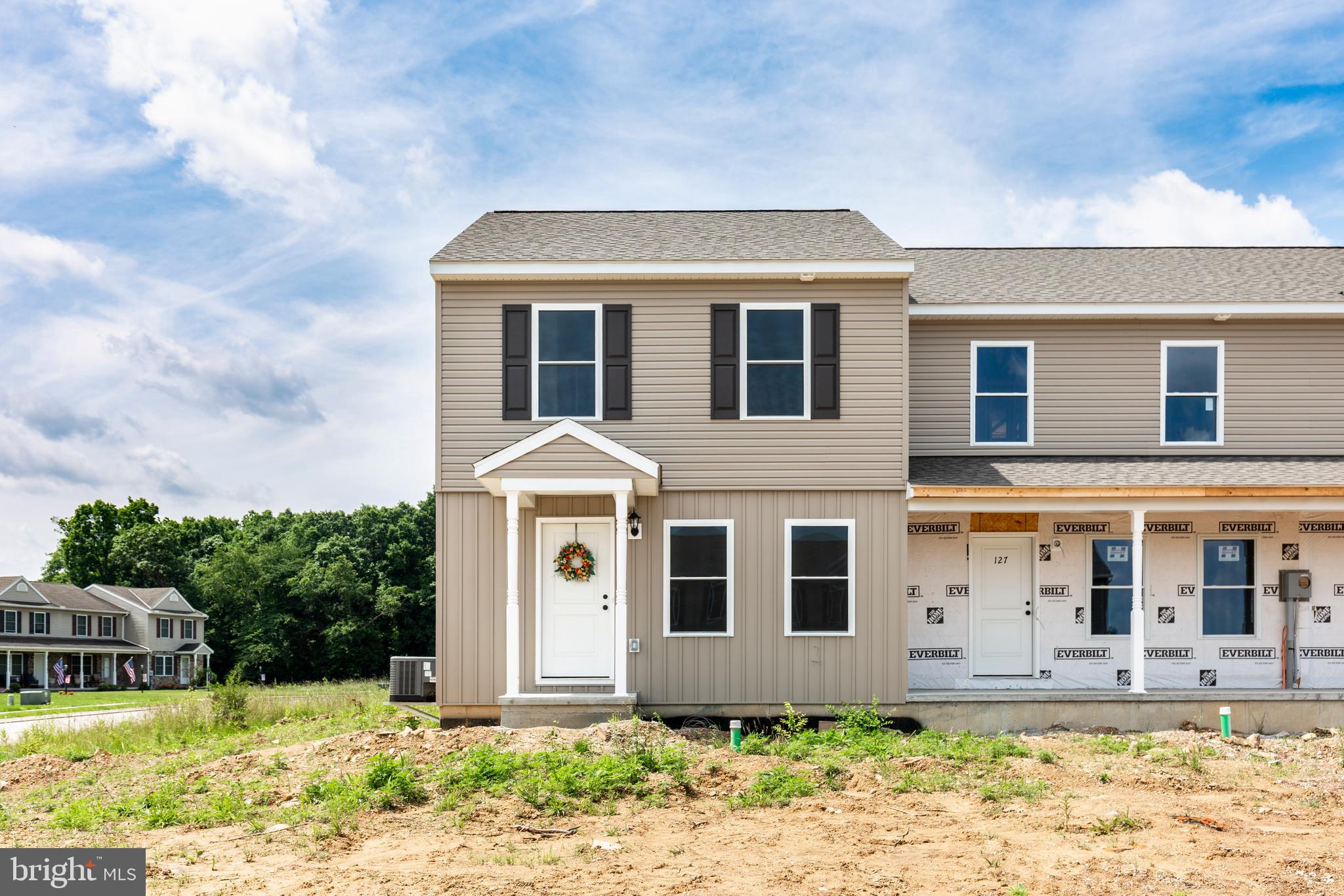 COLONIAL RIDGE - Residential