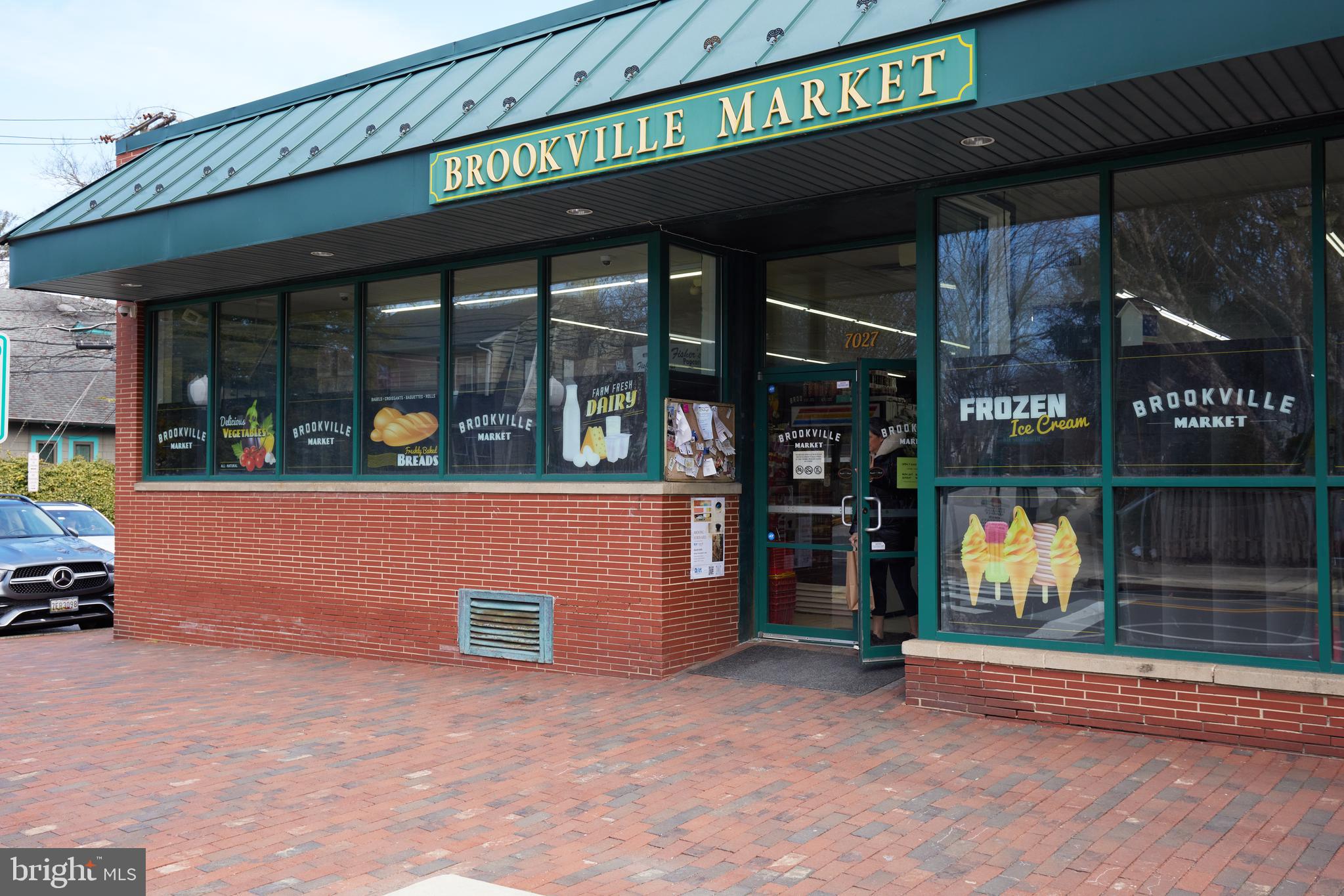 CHEVY CHASE VILLAGE - Residential