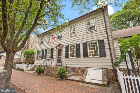 Townhouse For Sale - 111 S State Street<br/> NEWTOWN, PA 18940