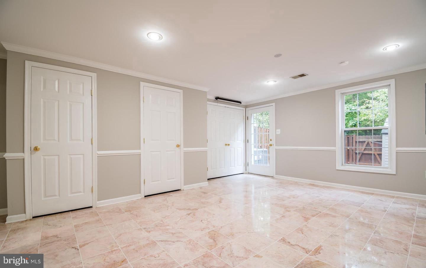 DOMINION STATION - Residential Lease