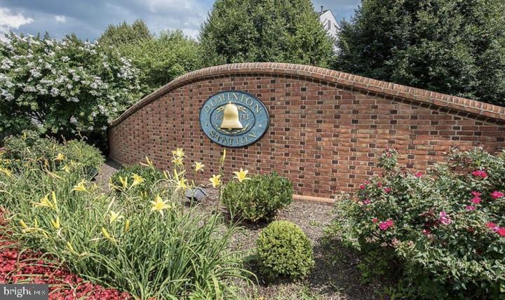 DOMINION STATION - Residential Lease