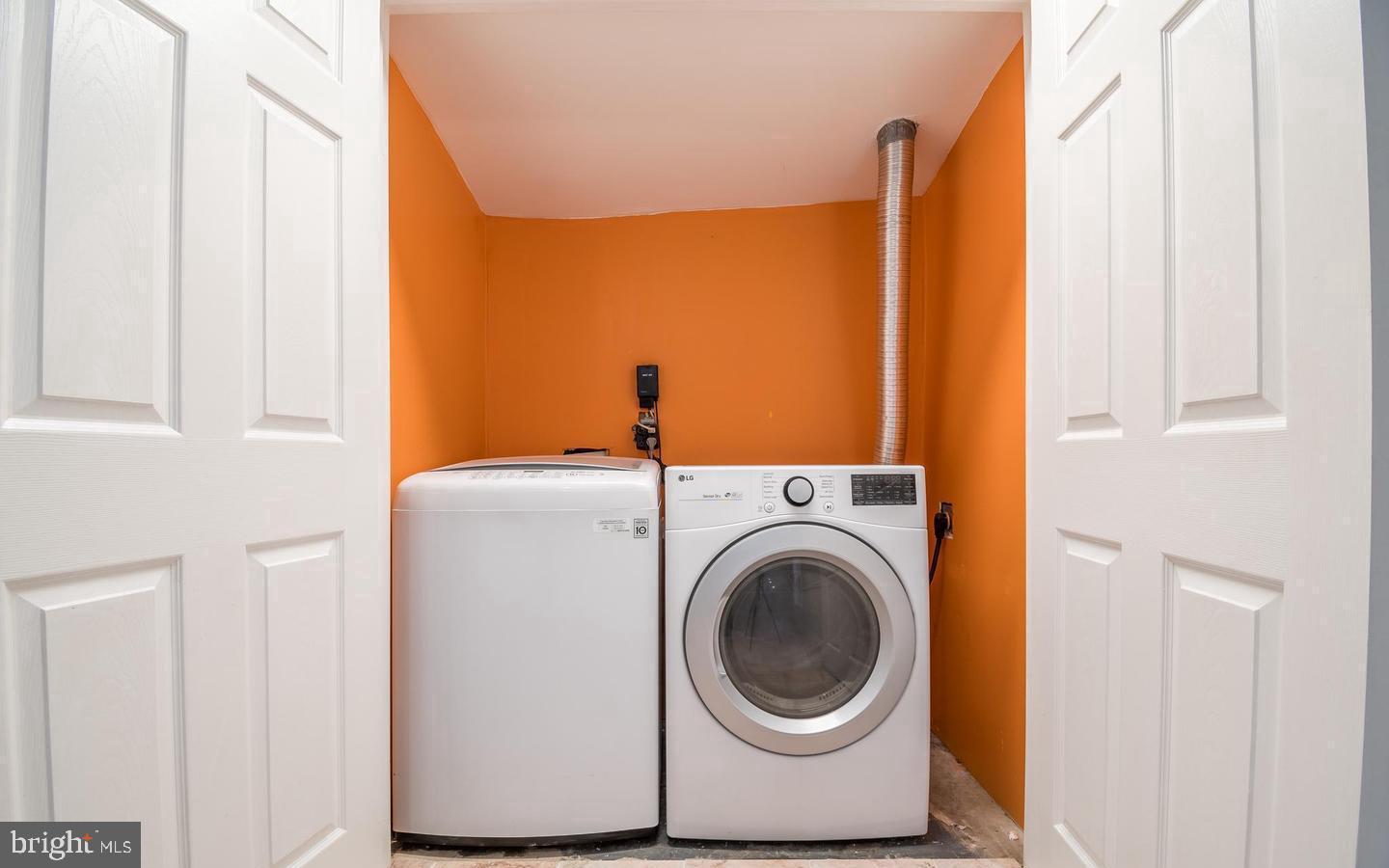 DOMINION STATION - Residential Lease