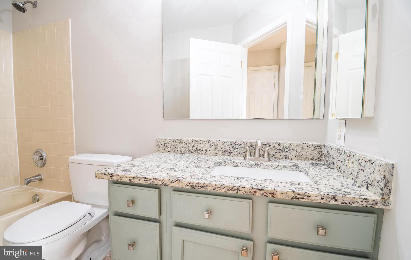 DOMINION STATION - Residential Lease