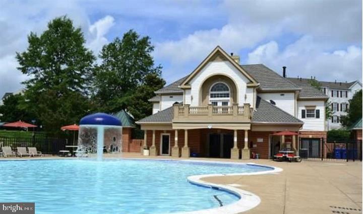 DOMINION STATION - Residential Lease