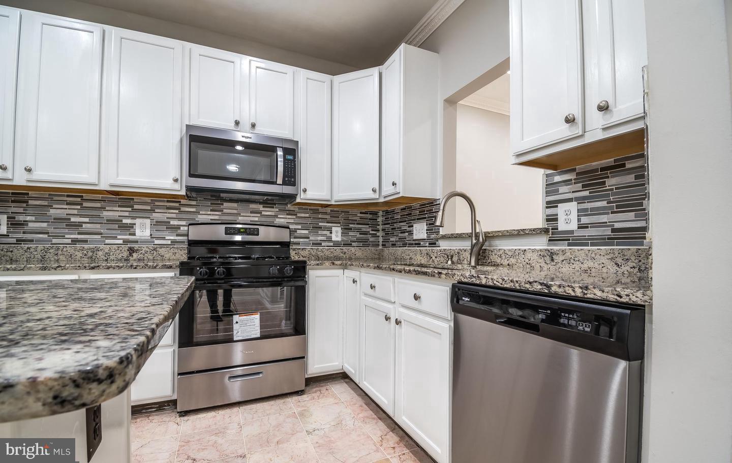 DOMINION STATION - Residential Lease