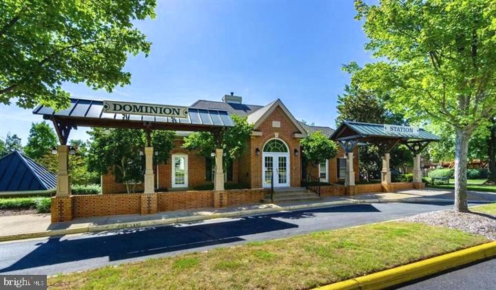 DOMINION STATION - Residential Lease