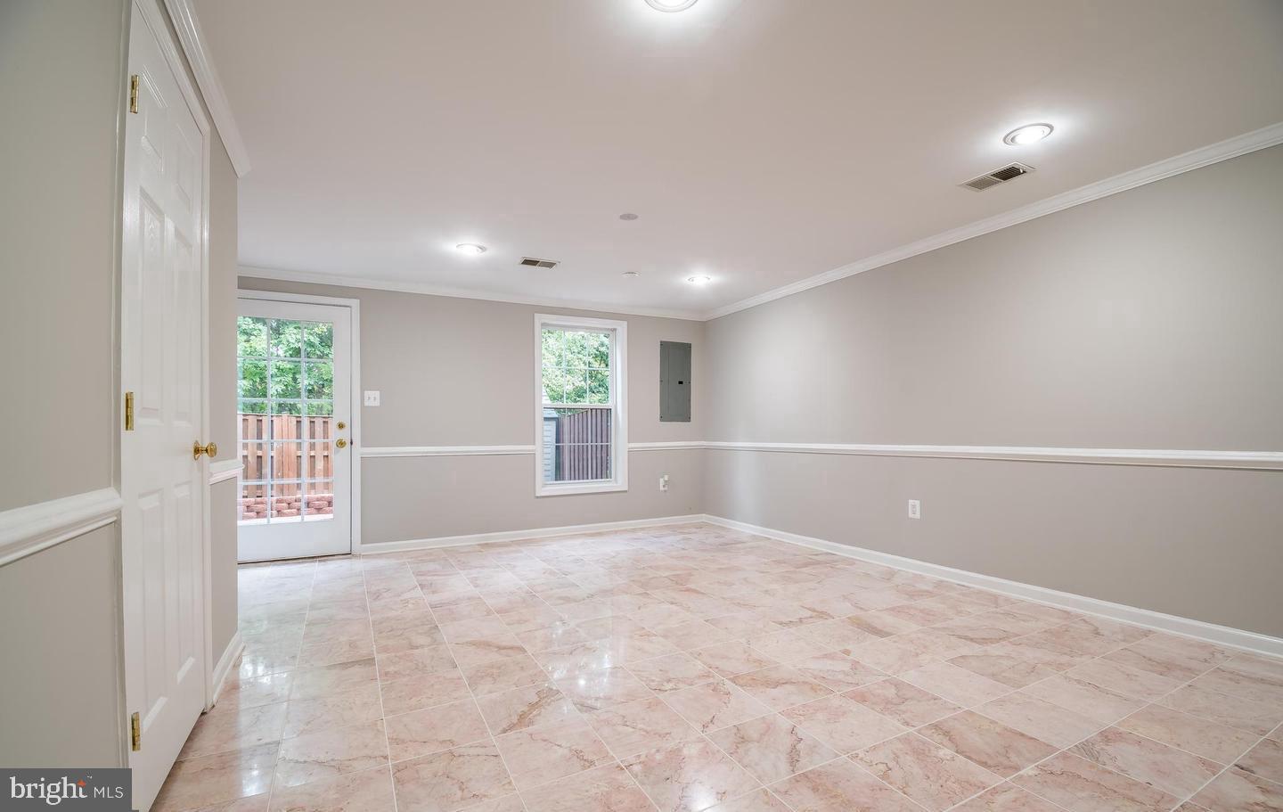 DOMINION STATION - Residential Lease