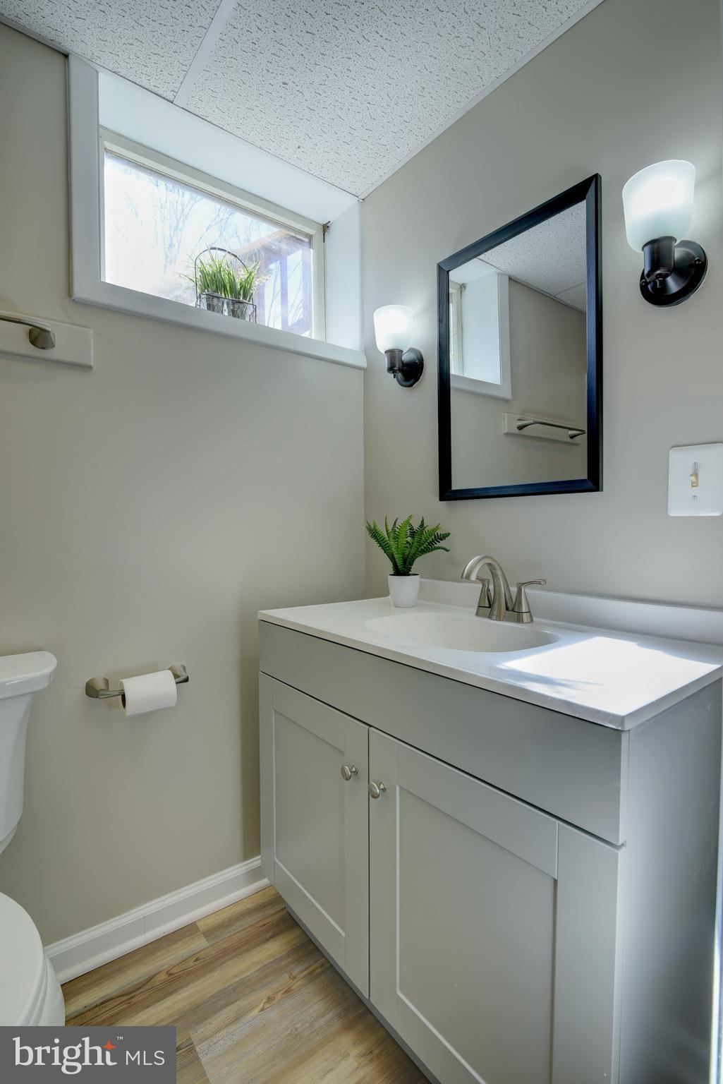 MONTCLAIR/COUNTRY CLUB - Residential Lease